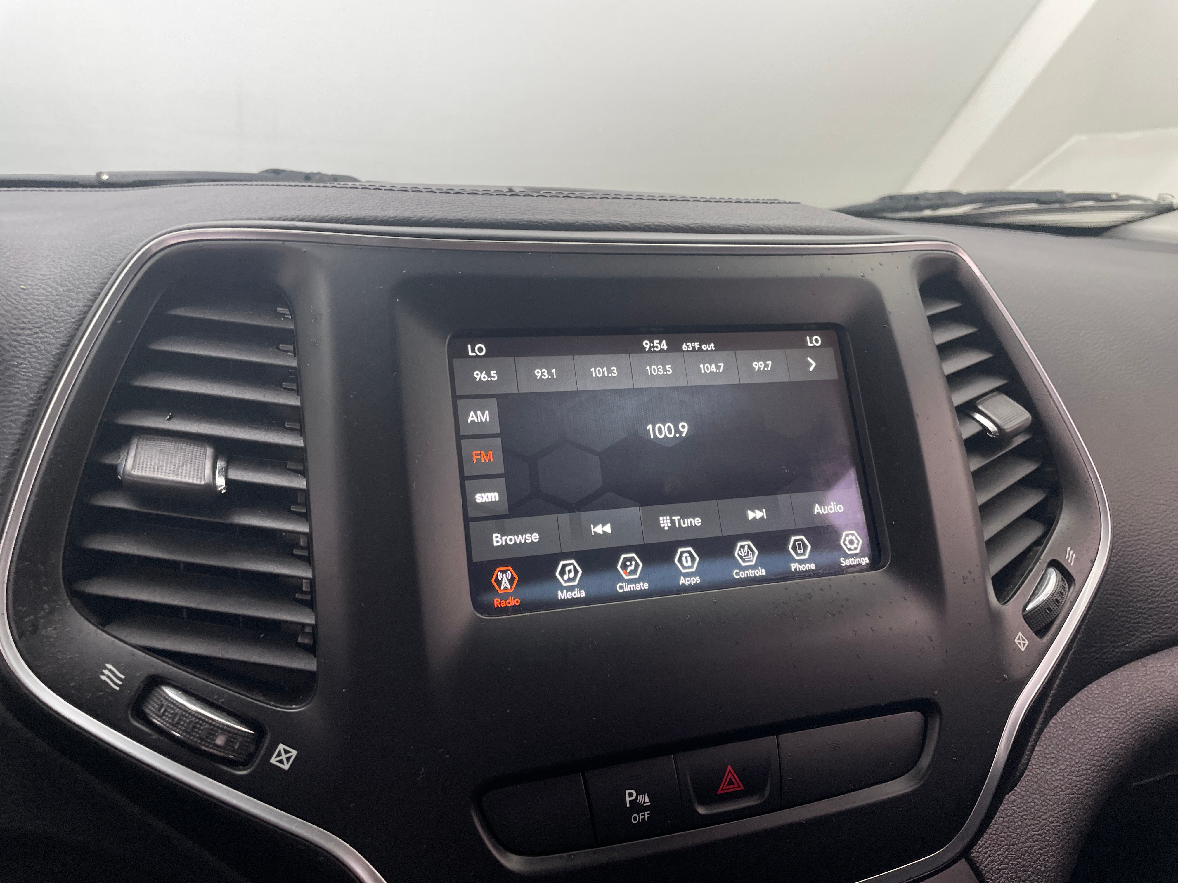 2020 Jeep Cherokee Altitude 4