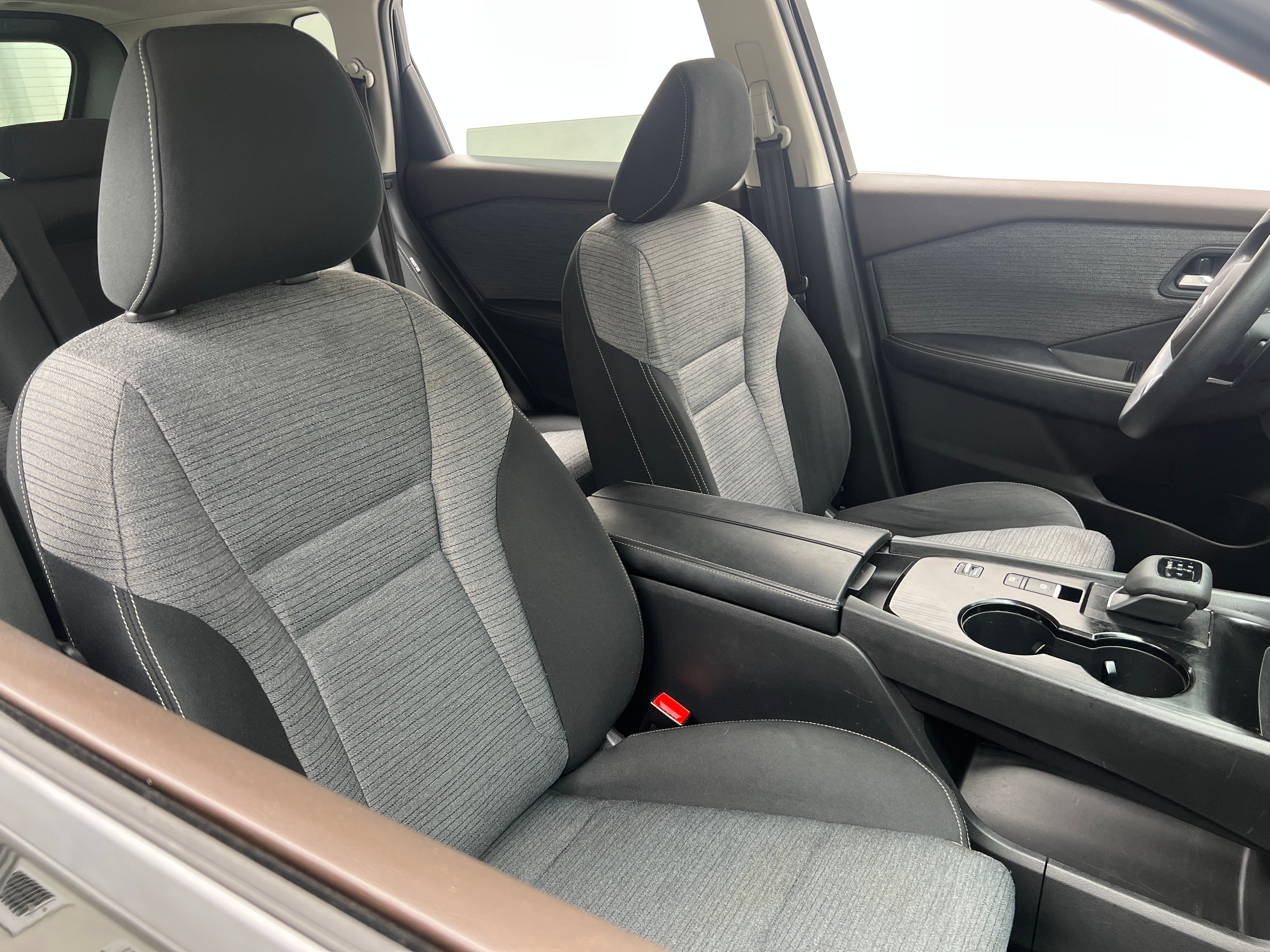 2021 Nissan Rogue SV 2