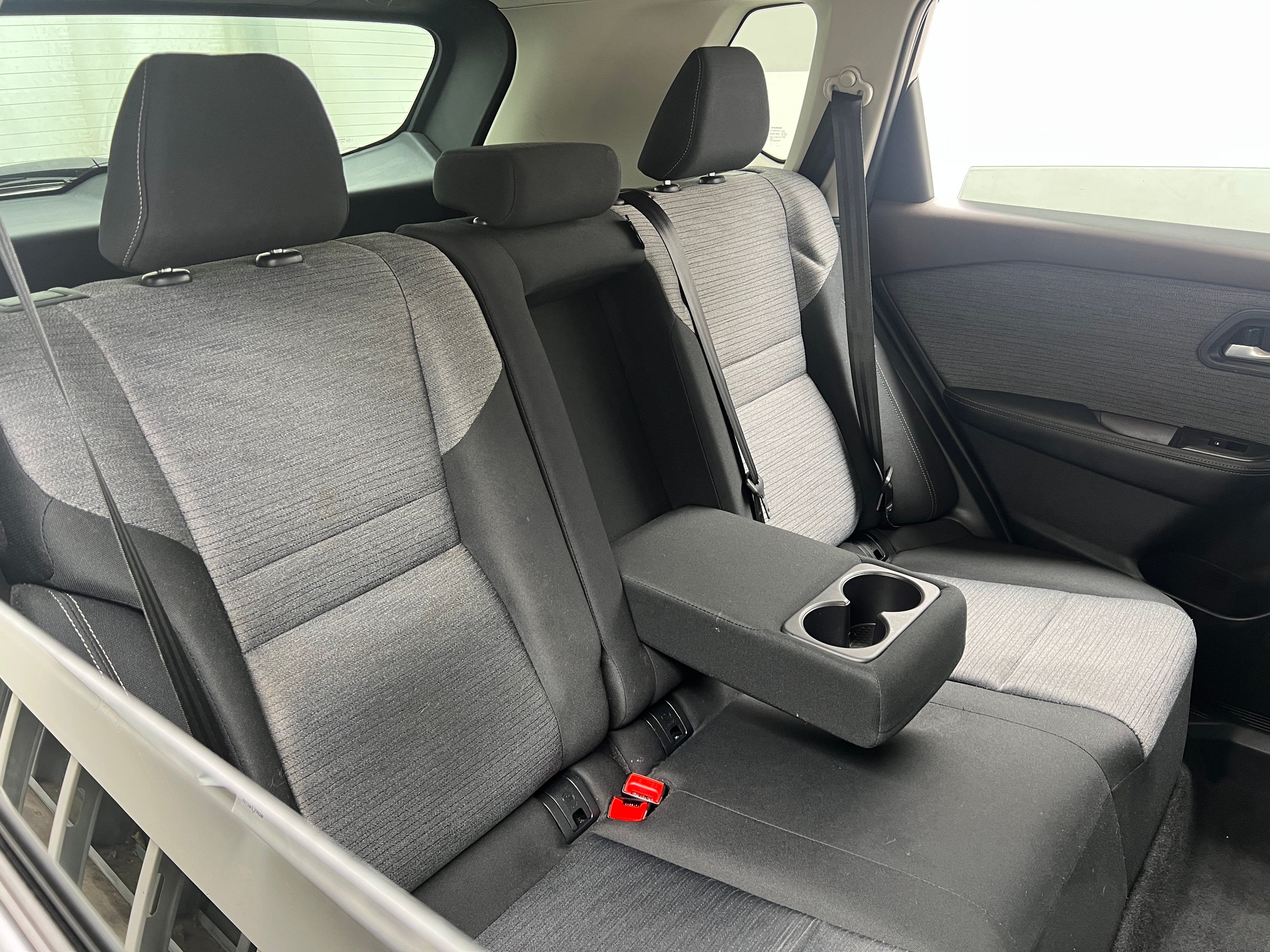 2021 Nissan Rogue SV 6