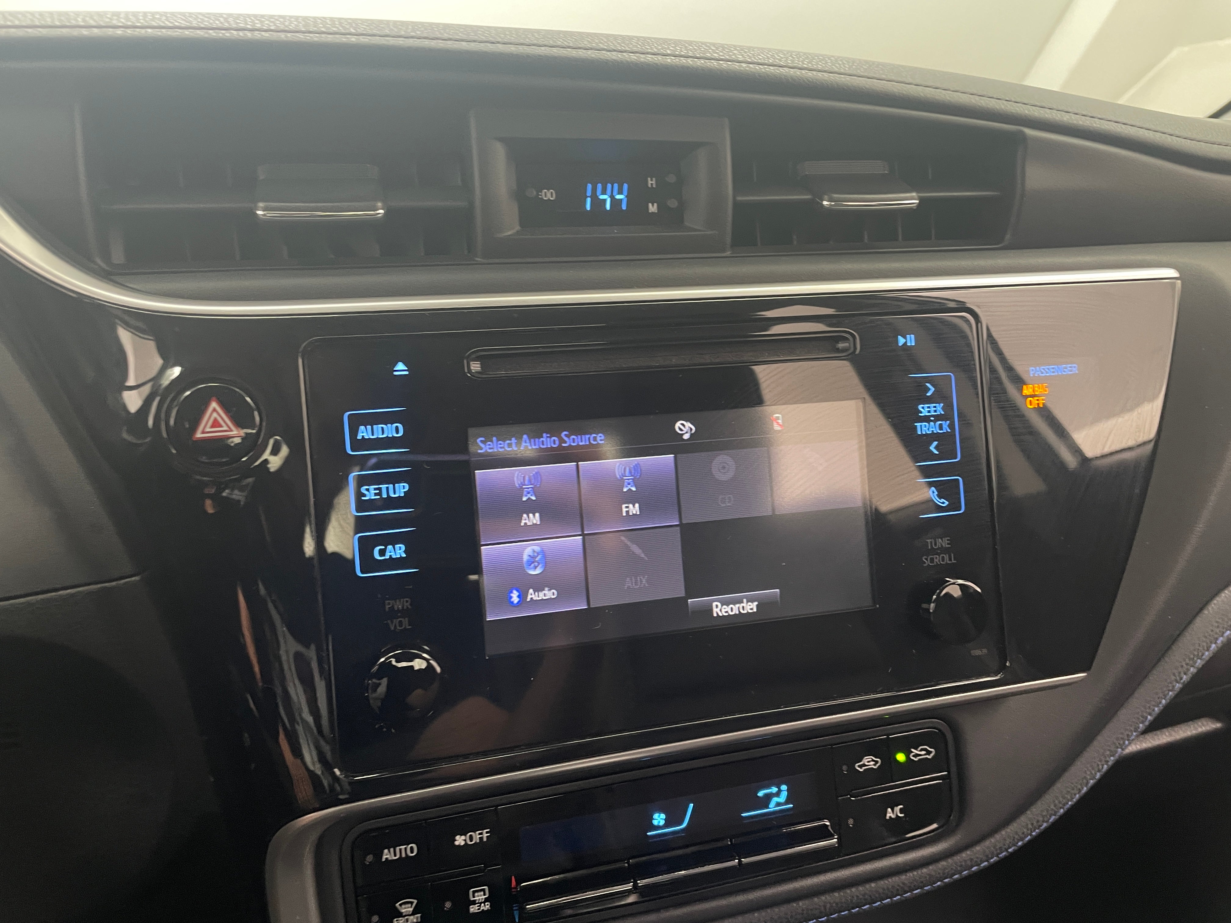2019 Toyota Corolla SE 4