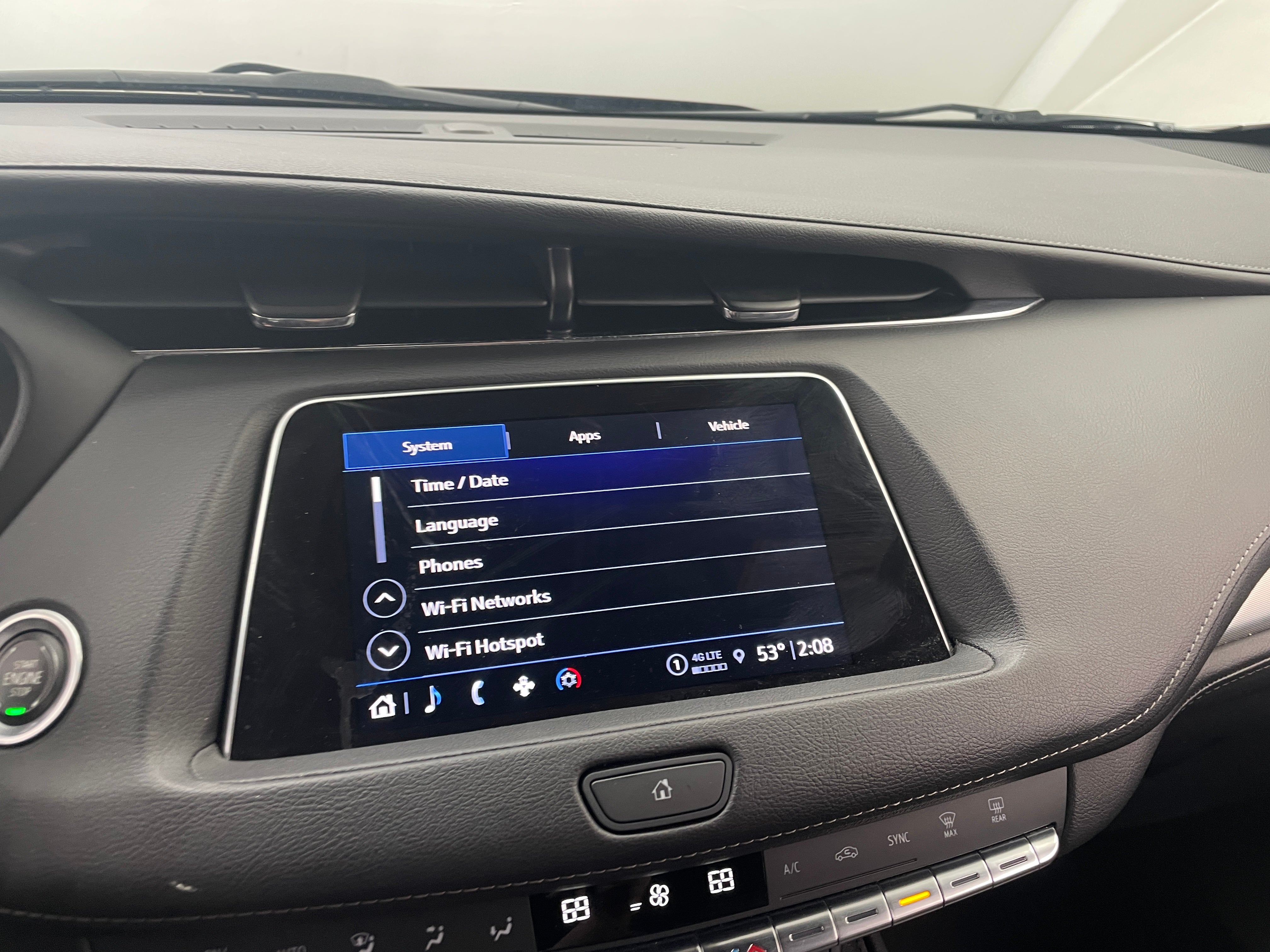 2023 Cadillac XT4 Premium Luxury 3