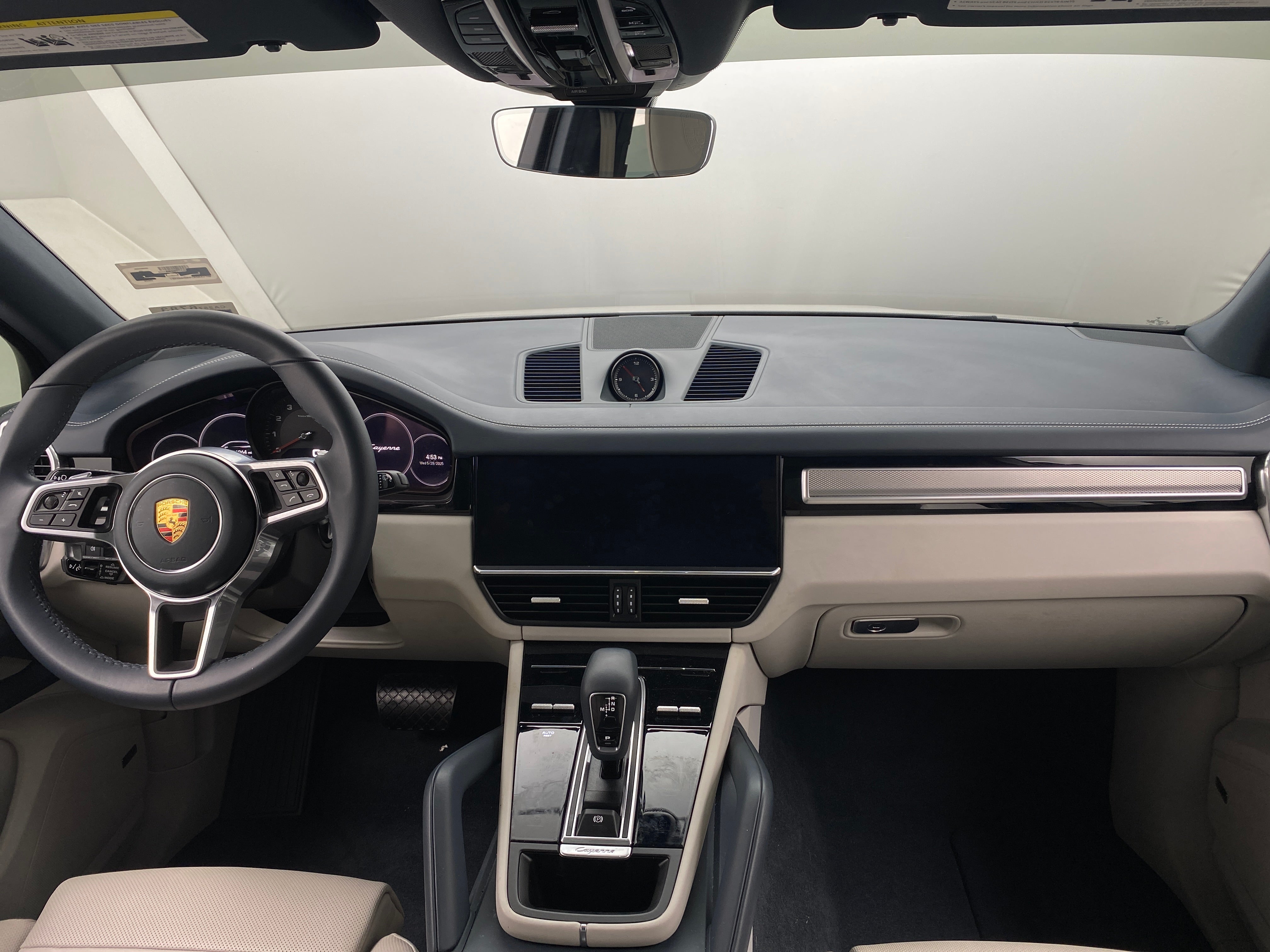 2022 Porsche Cayenne Base 2
