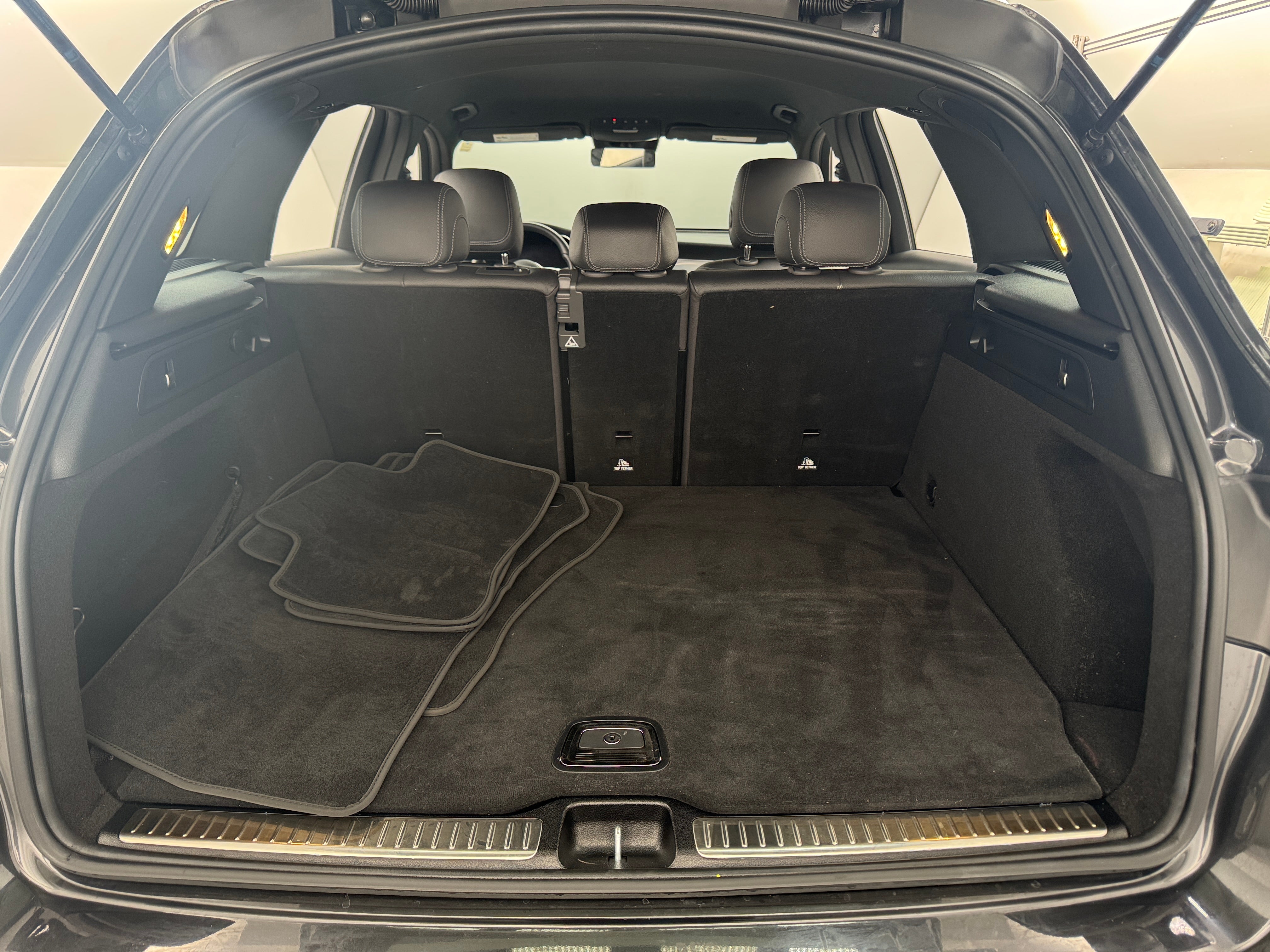 2022 Mercedes-Benz GLC 300 6