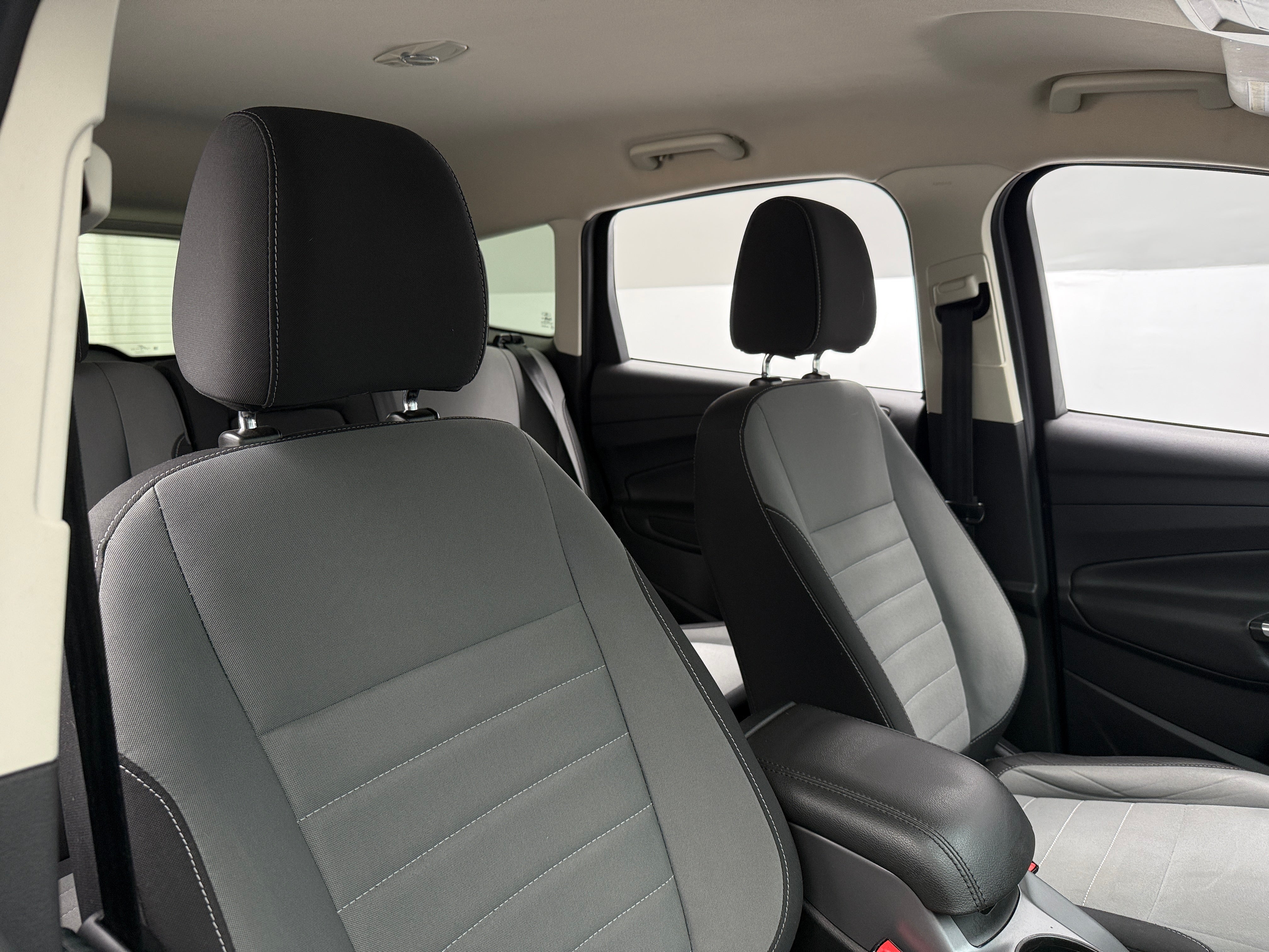 2016 Ford Escape SE 2