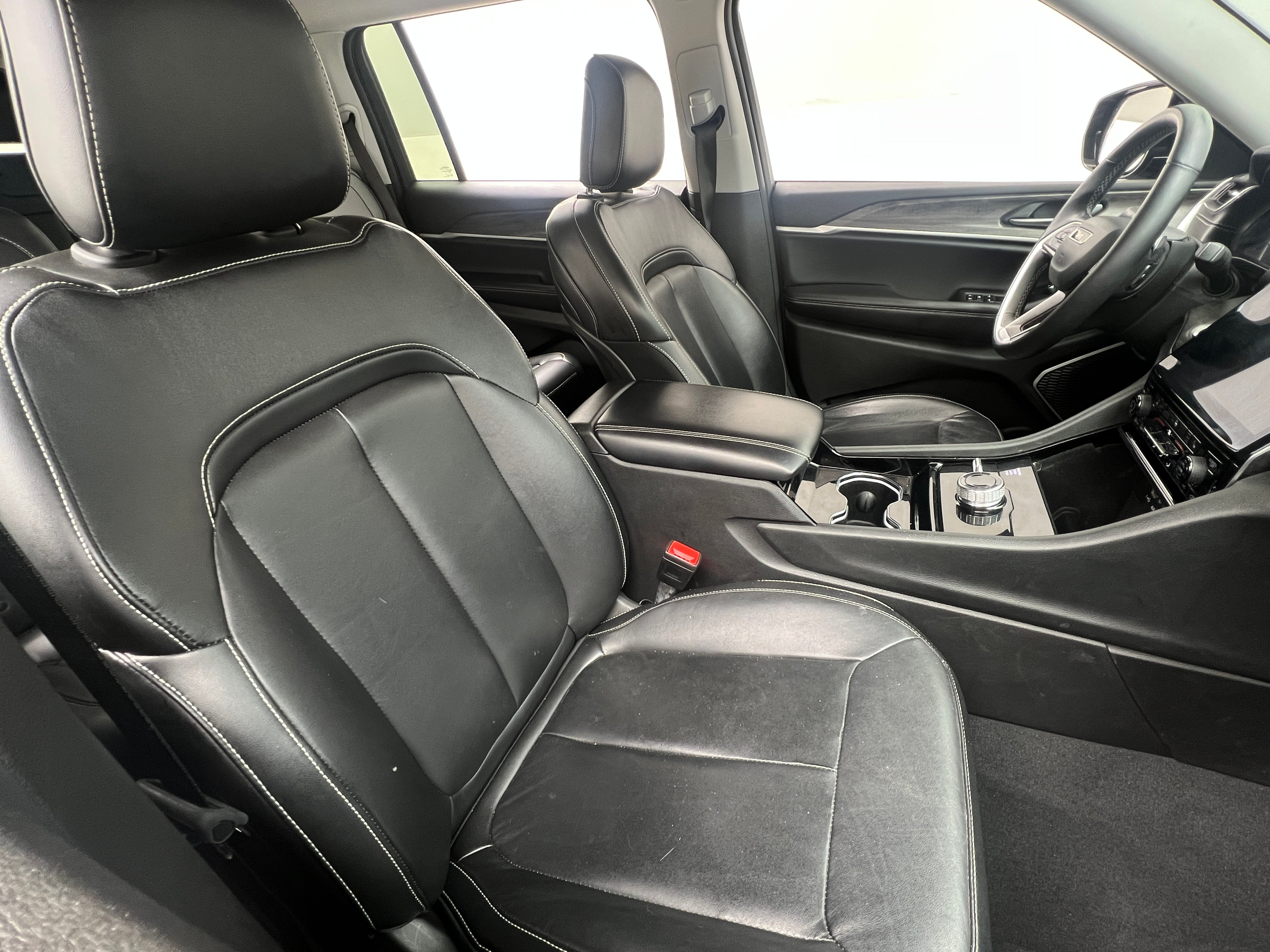 2022 Jeep Grand Cherokee L Limited Edition 2