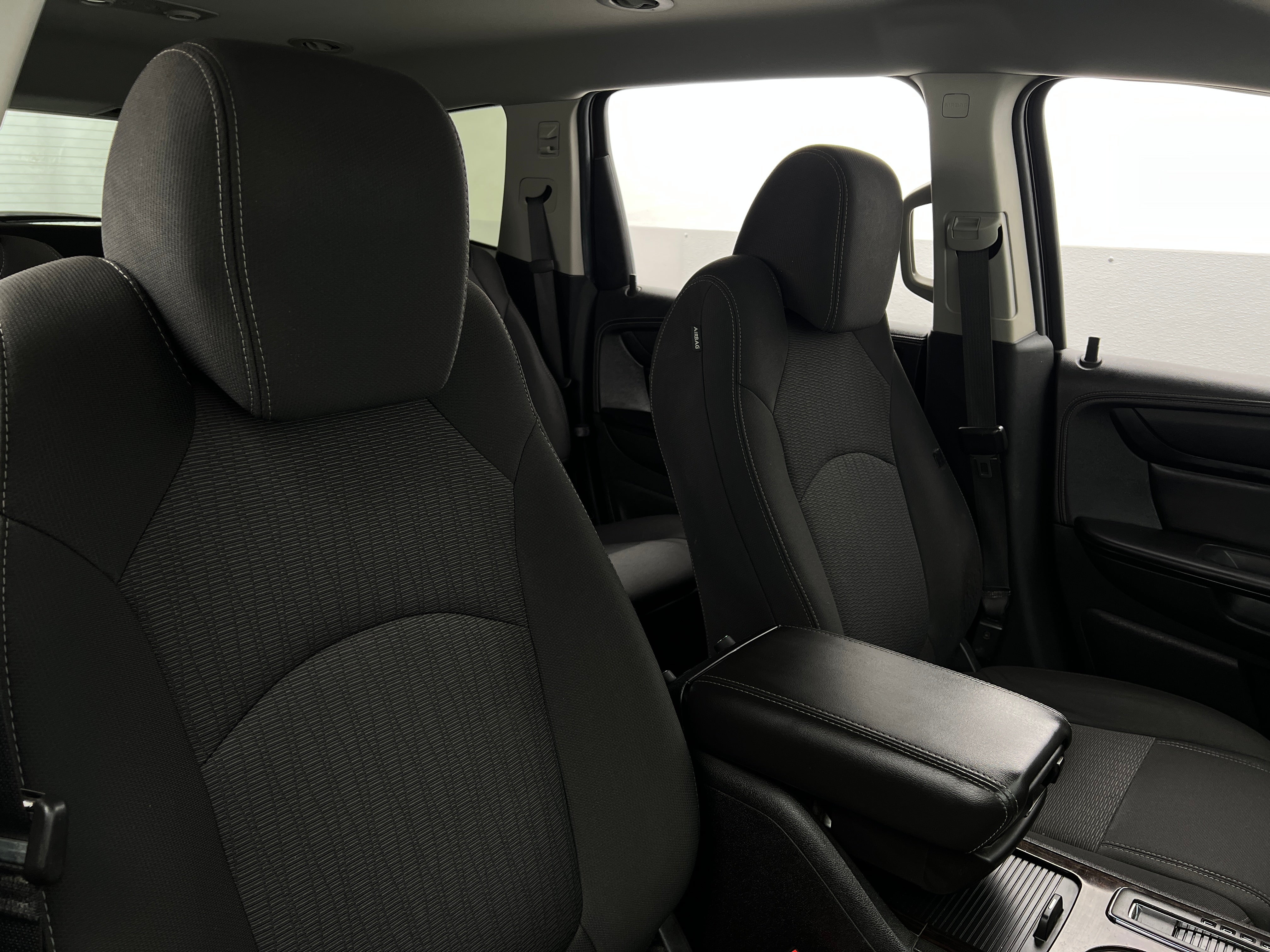 2016 Chevrolet Traverse LT 2