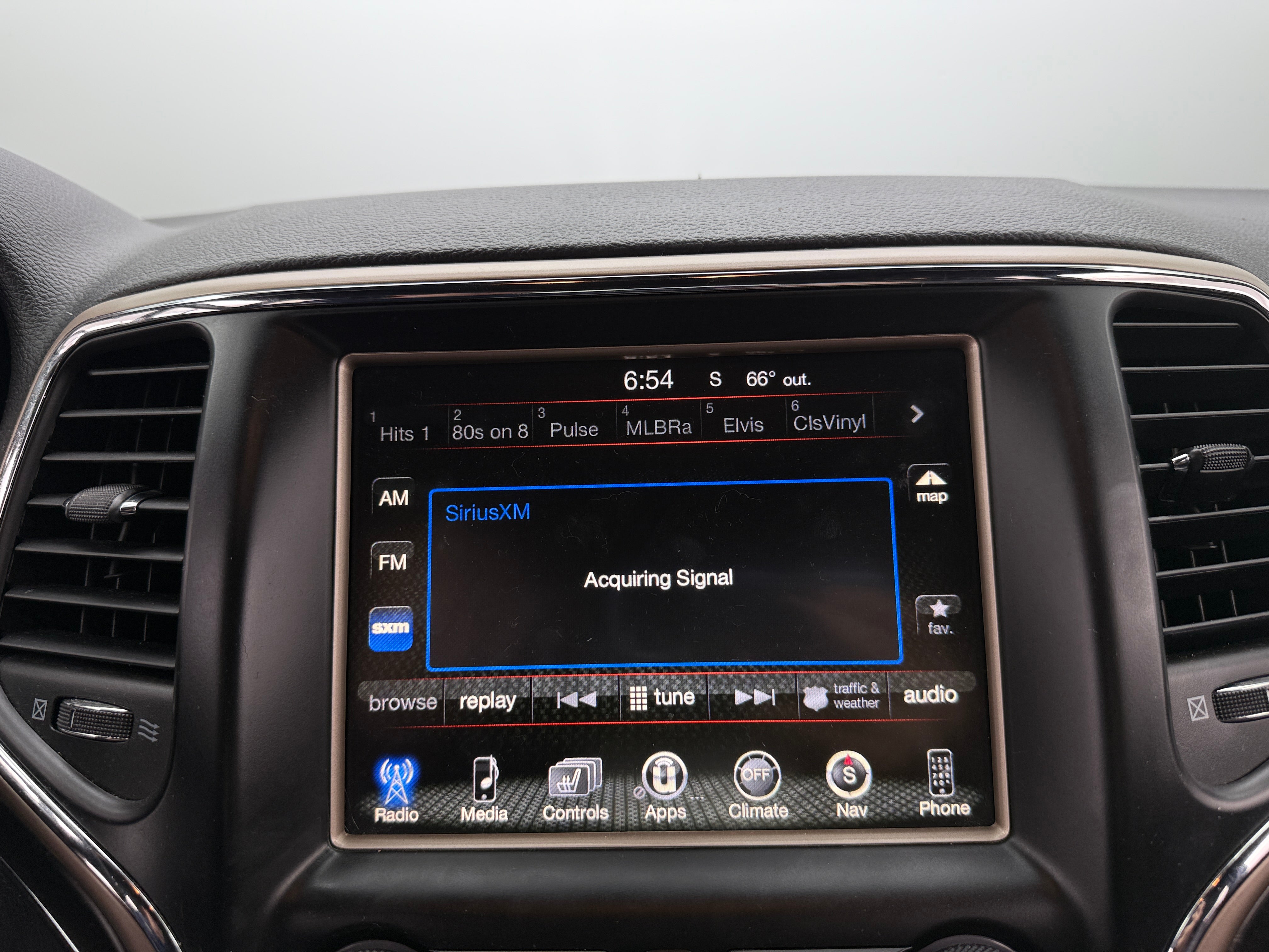 2015 Jeep Grand Cherokee Limited Edition 3