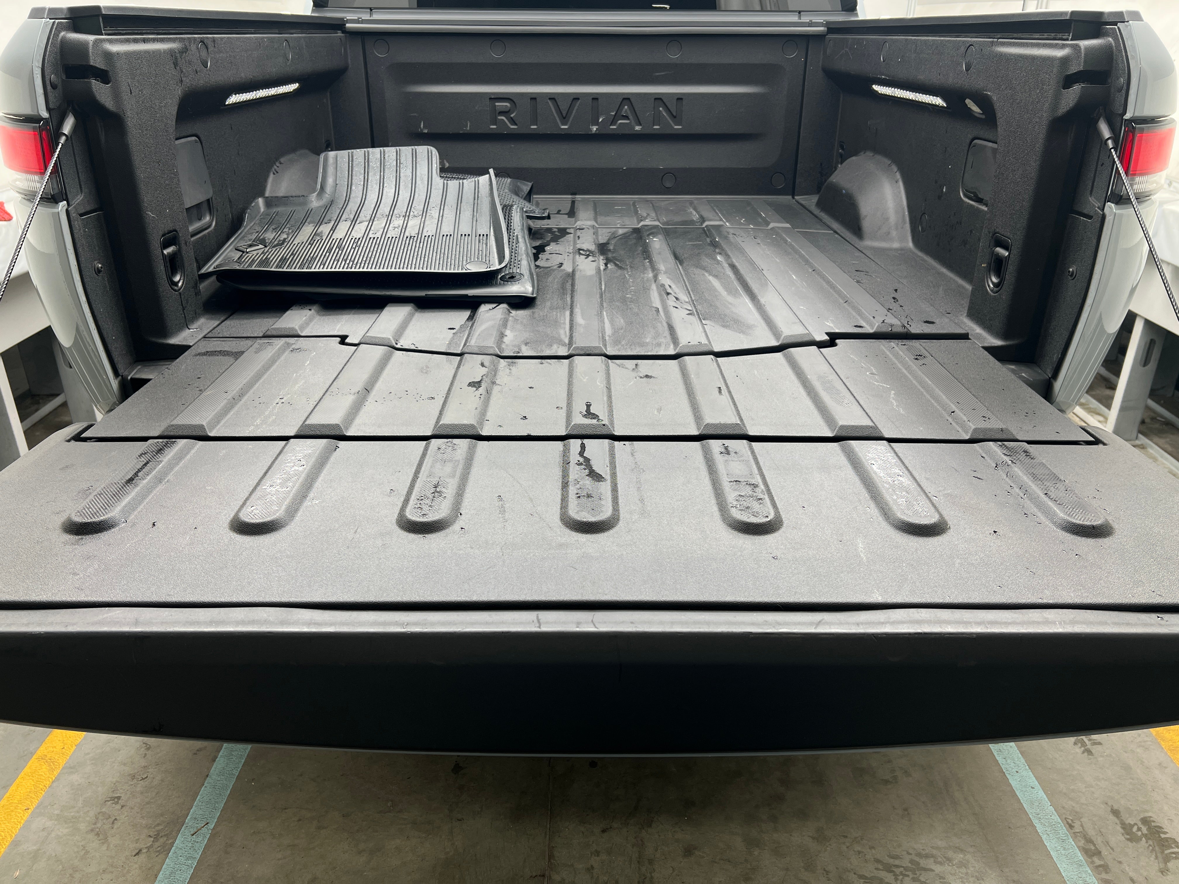 2022 Rivian R1T Adventure 6