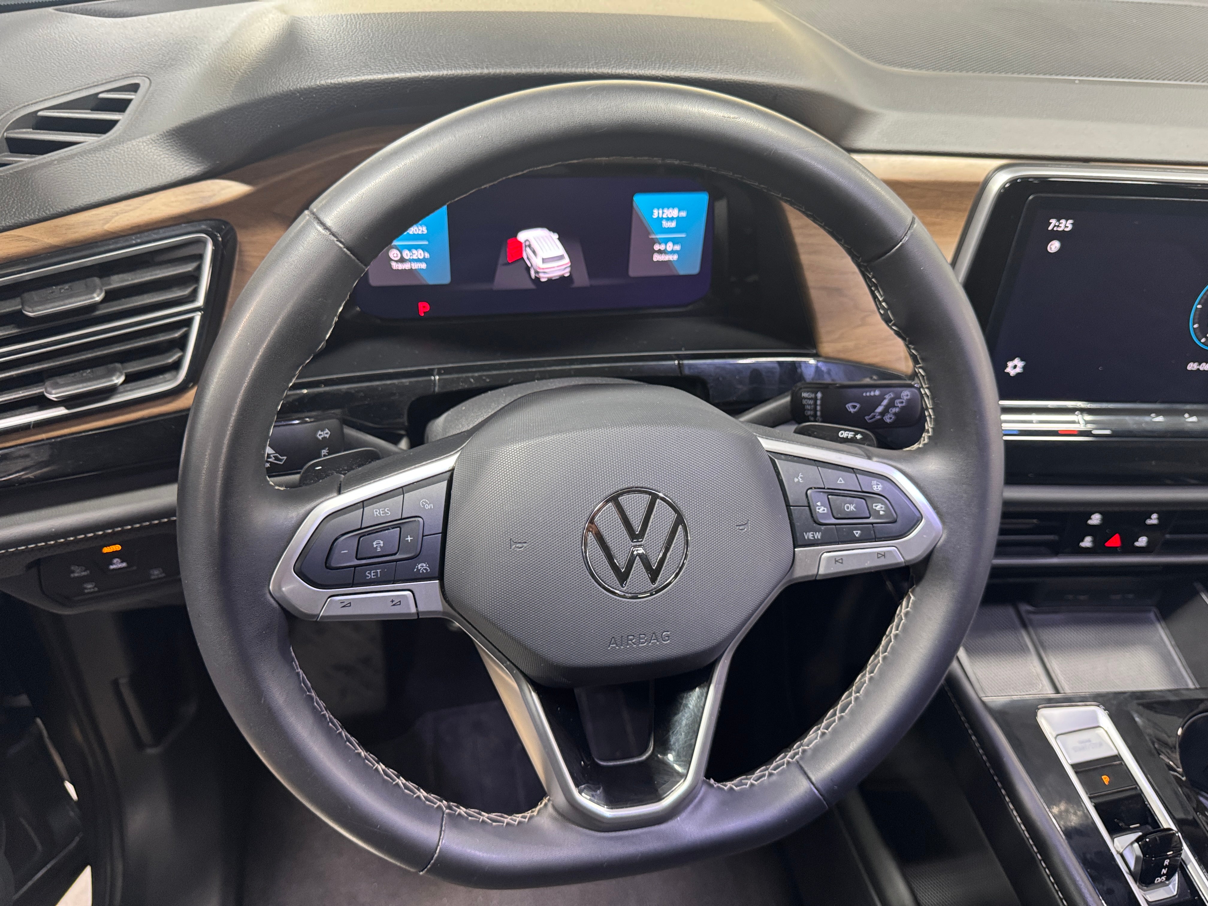 2024 Volkswagen Atlas SE 4