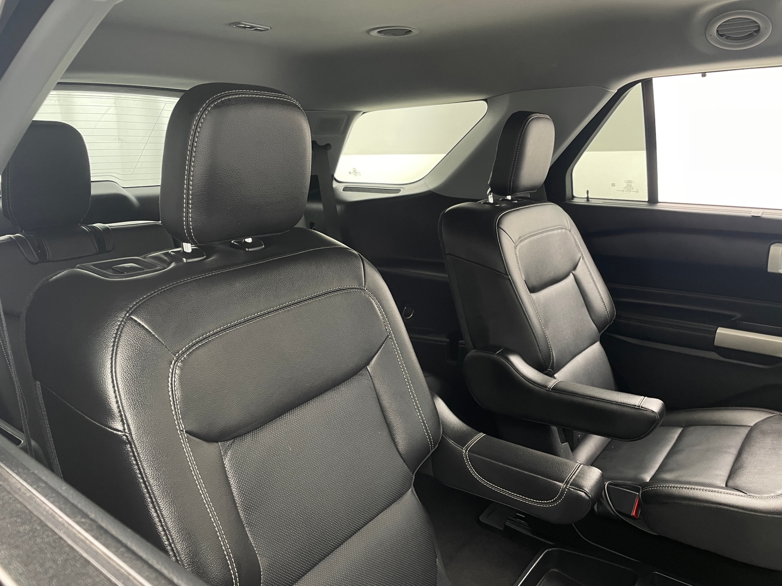Thumbnail: 2021 Ford Explorer - 5