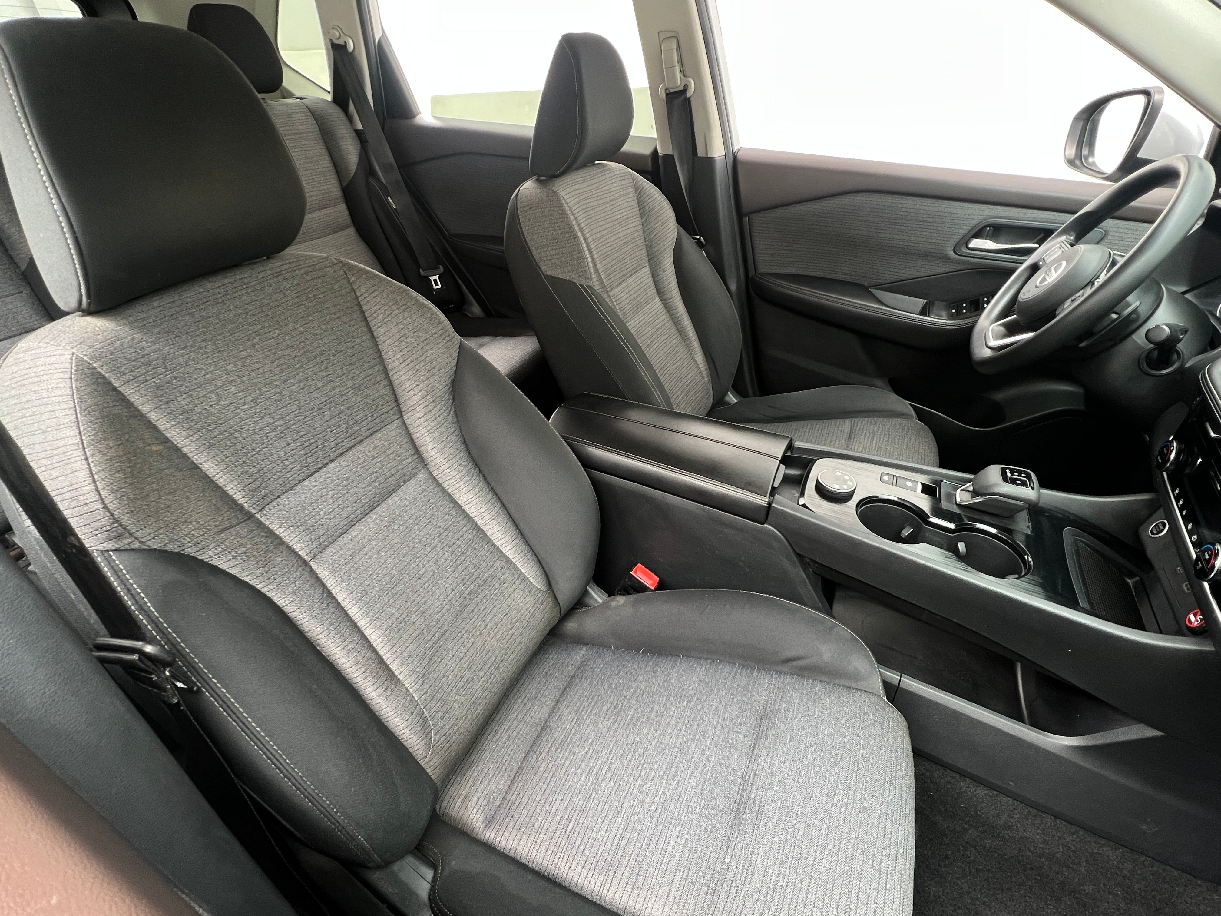 2021 Nissan Rogue SV 2