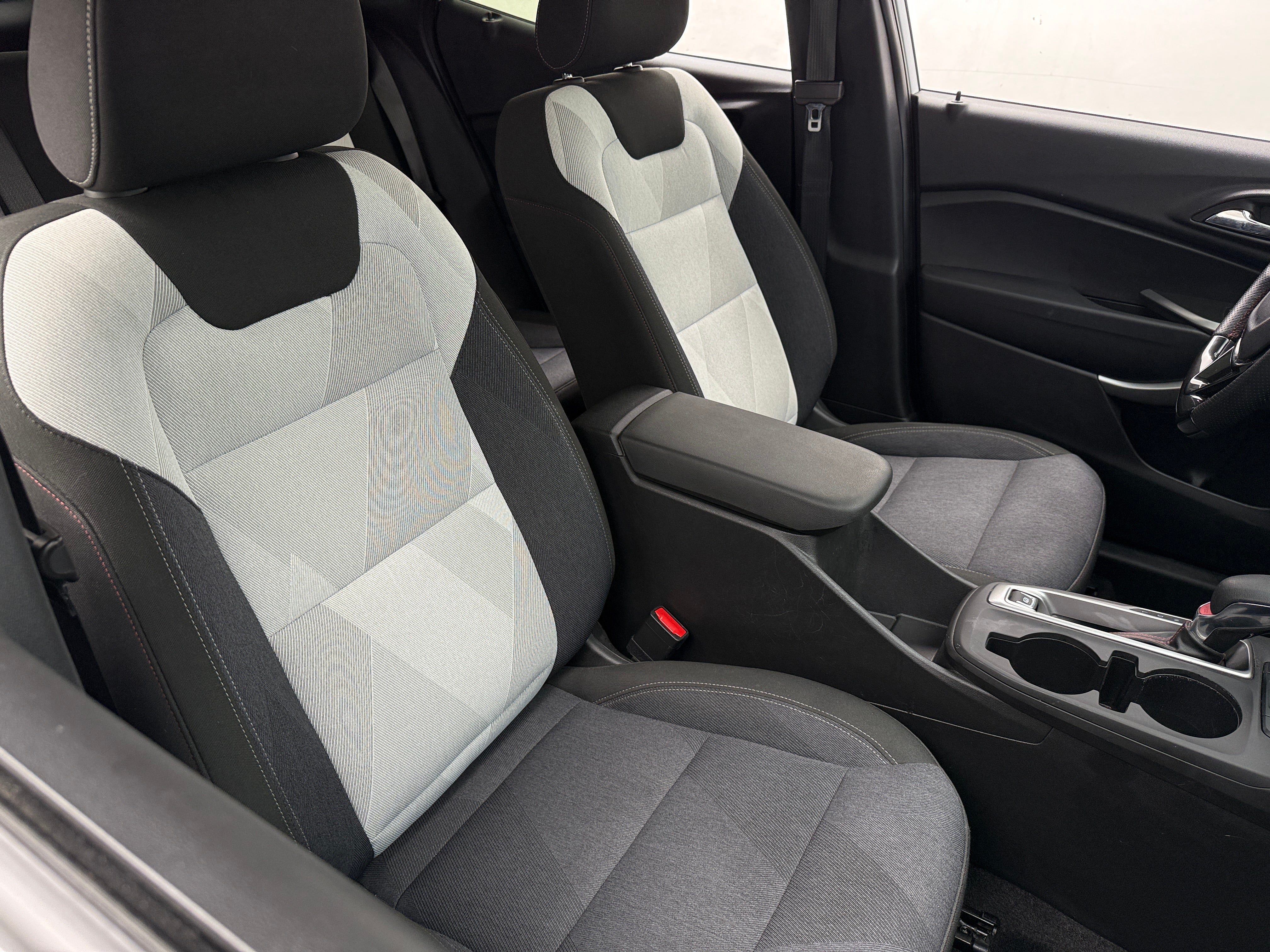 2024 Chevrolet Trax RS 2