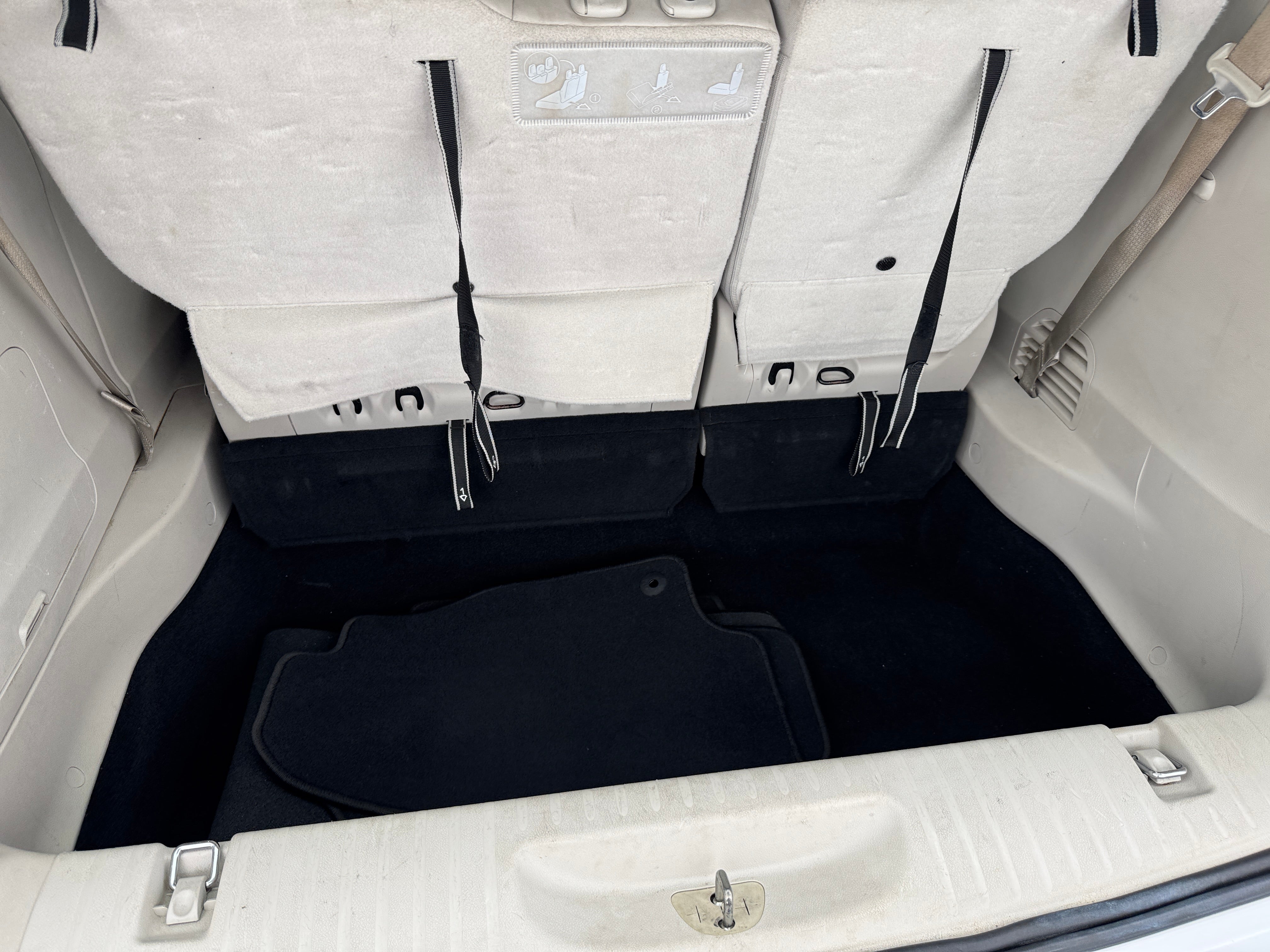 2017 Chrysler Pacifica Hybrid Platinum 6