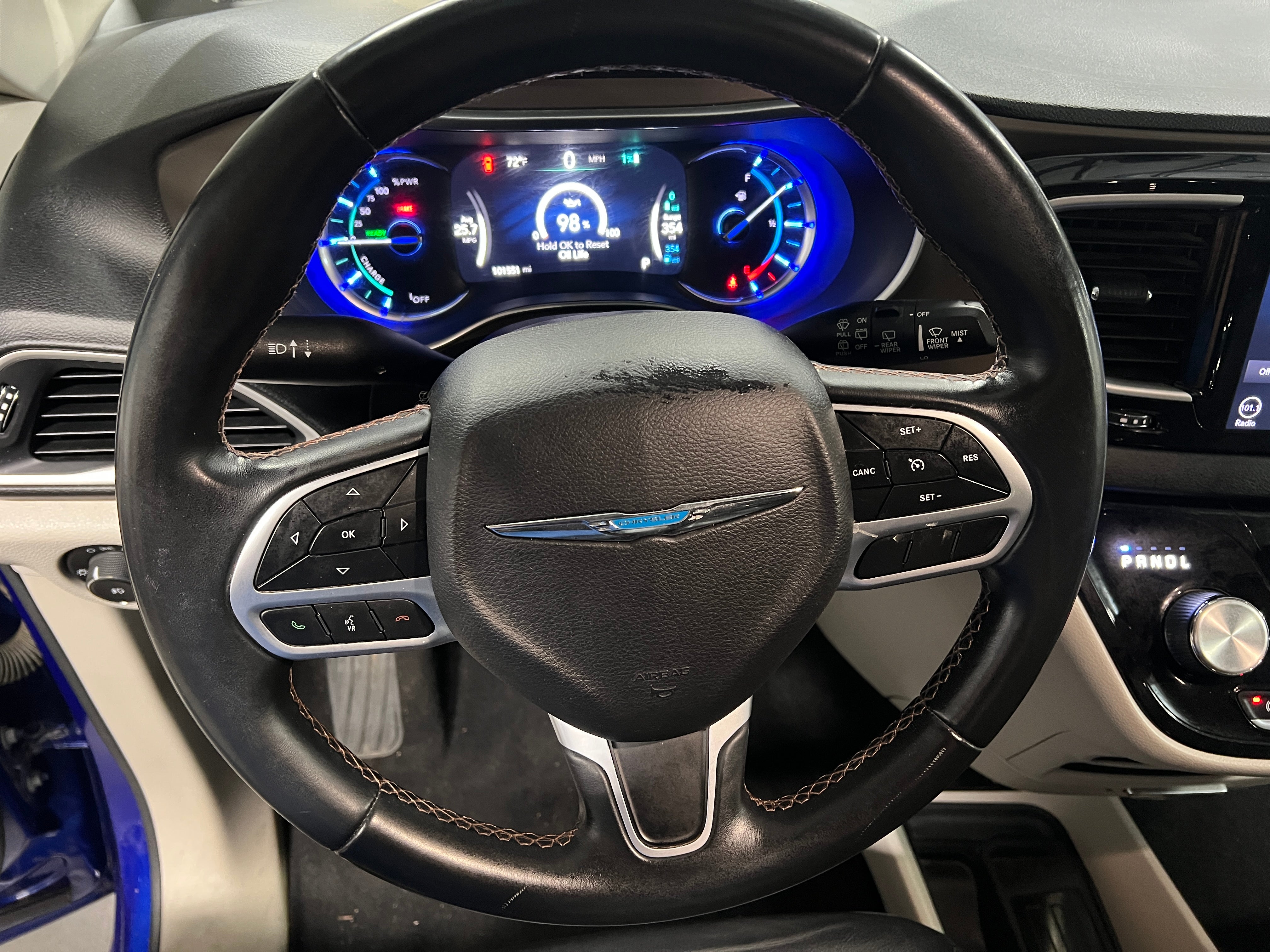 2018 Chrysler Pacifica Hybrid Touring L 5