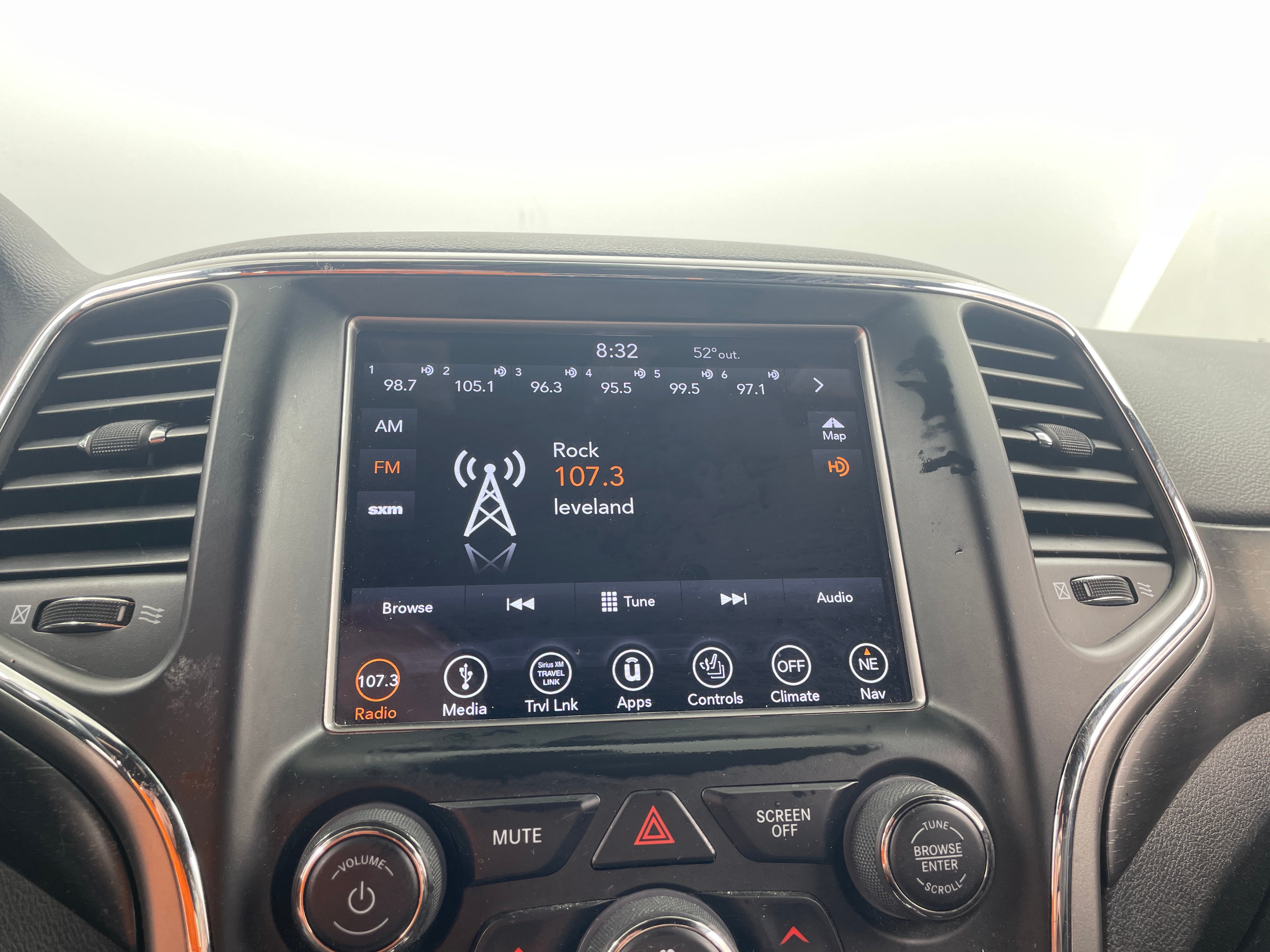 2018 Jeep Grand Cherokee Altitude 3
