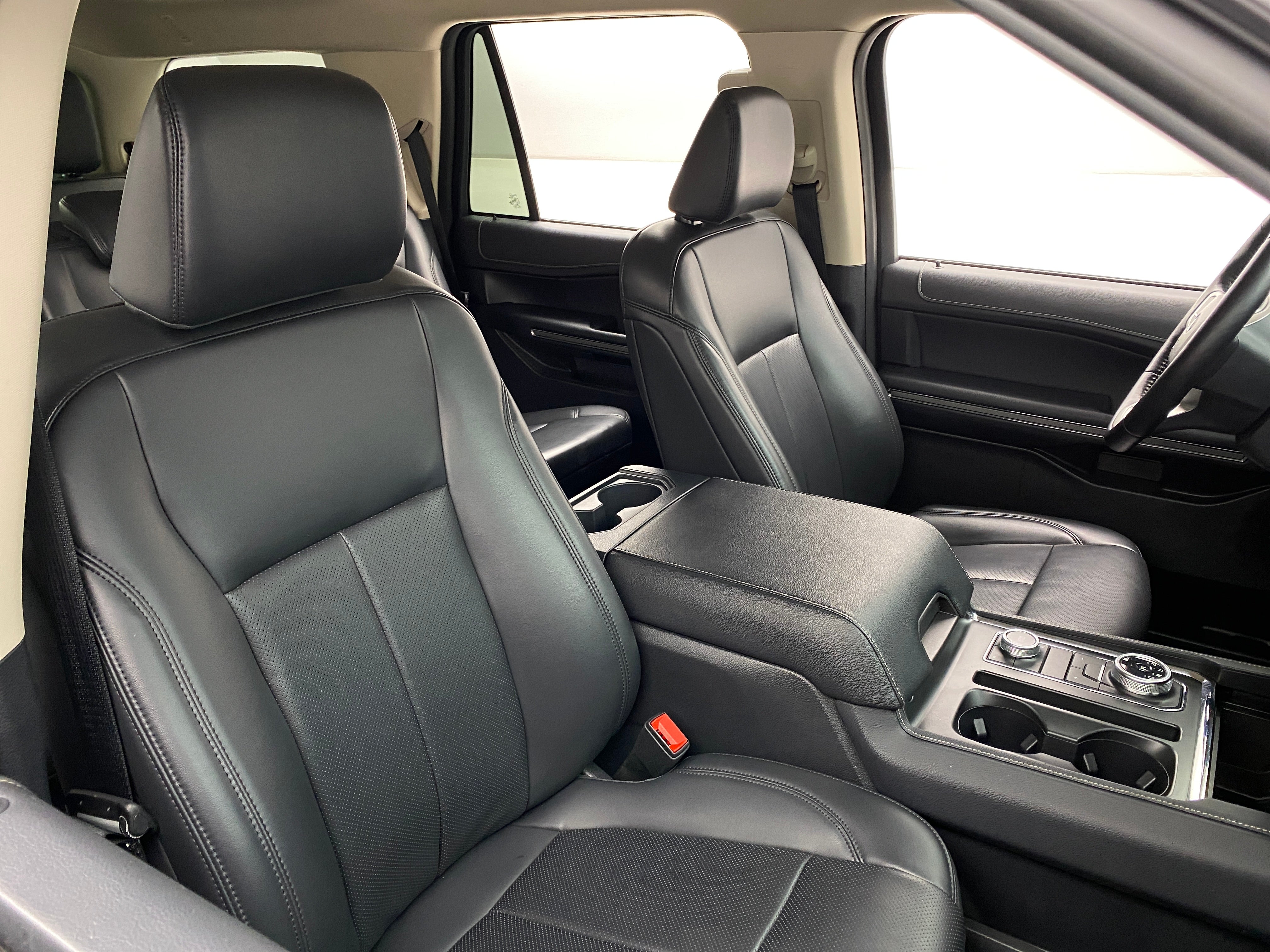 2024 Ford Expedition XLT 2