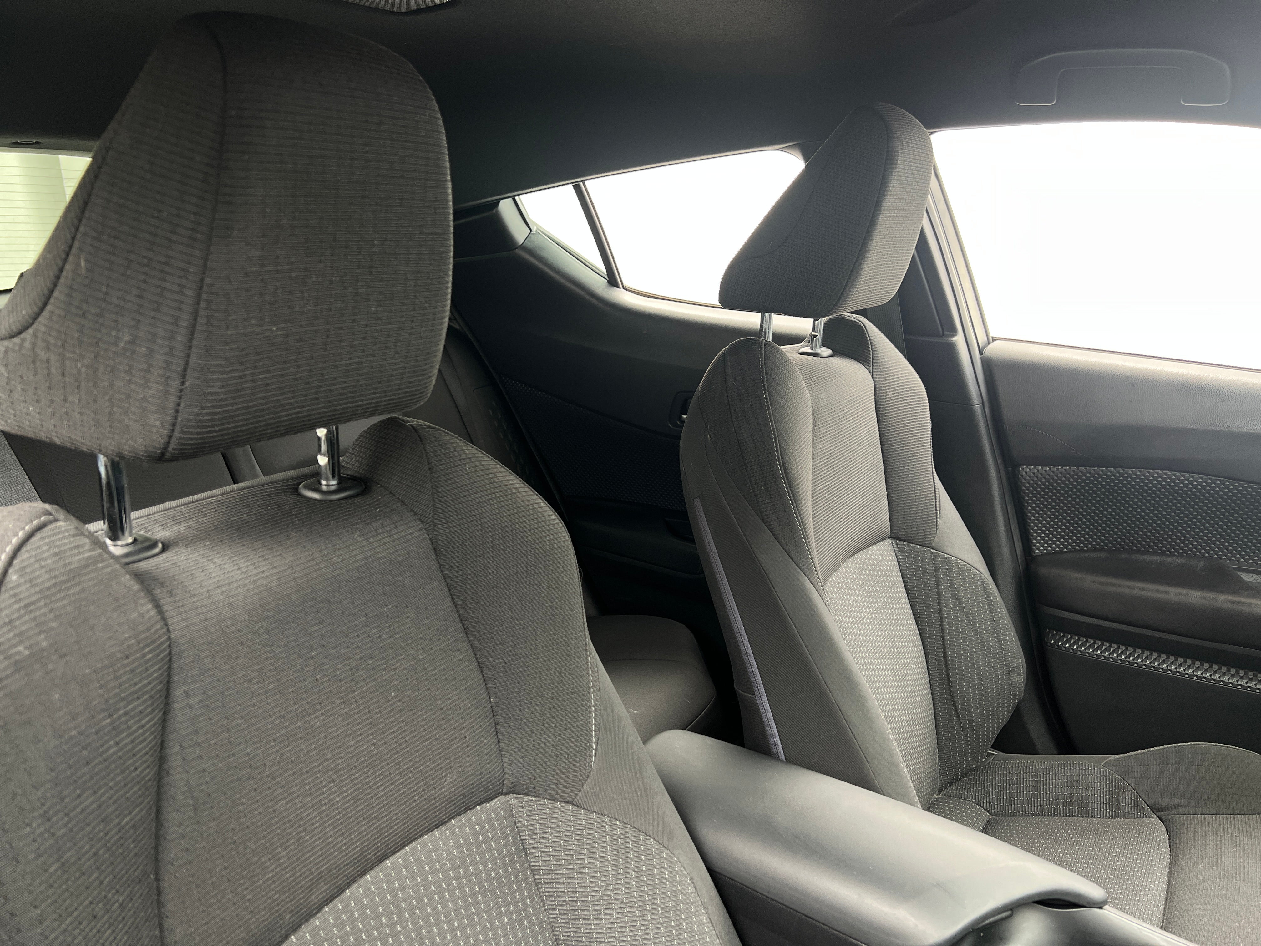 2018 Toyota C-HR XLE 2