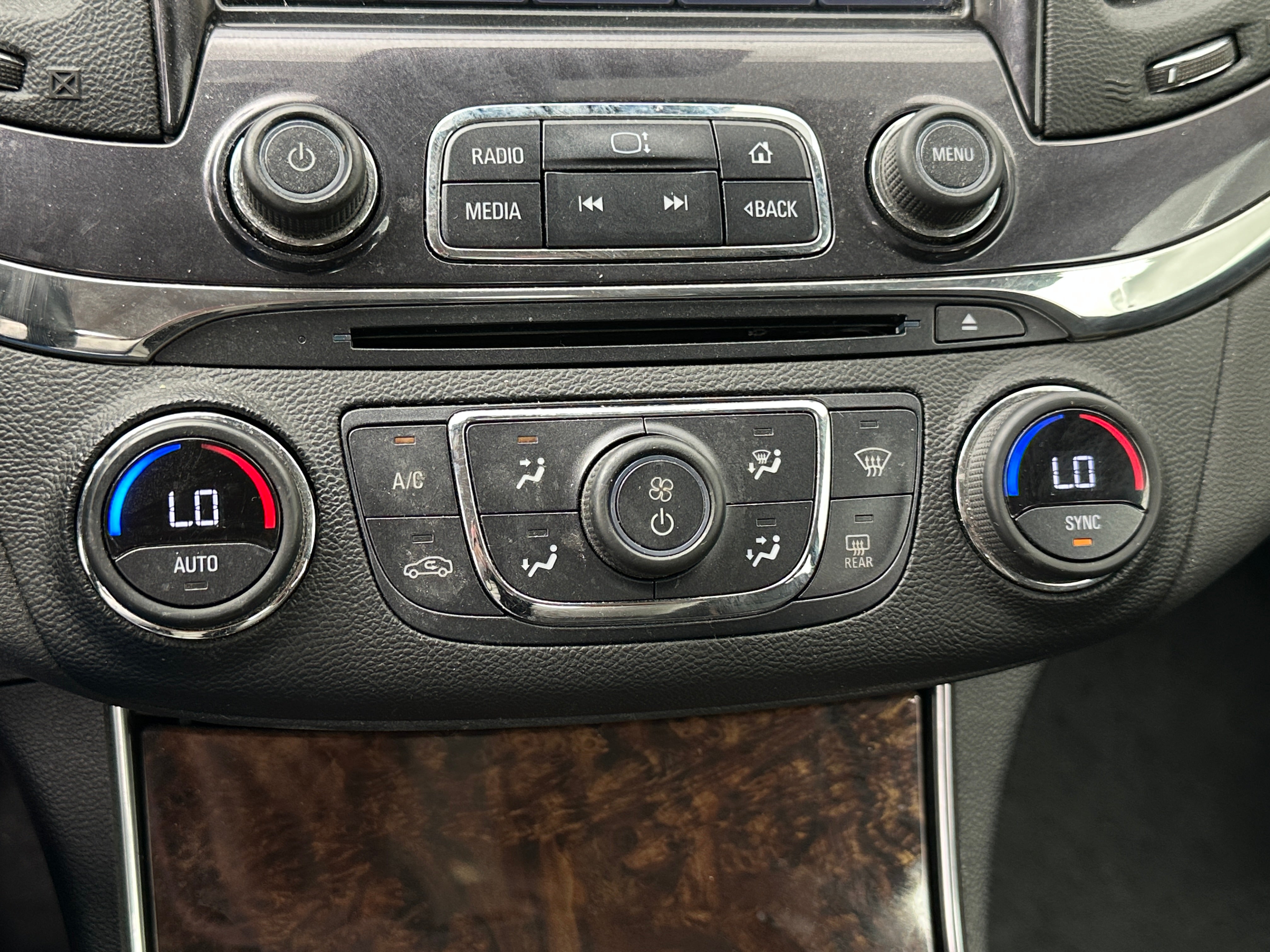2015 Chevrolet Impala LTZ 3