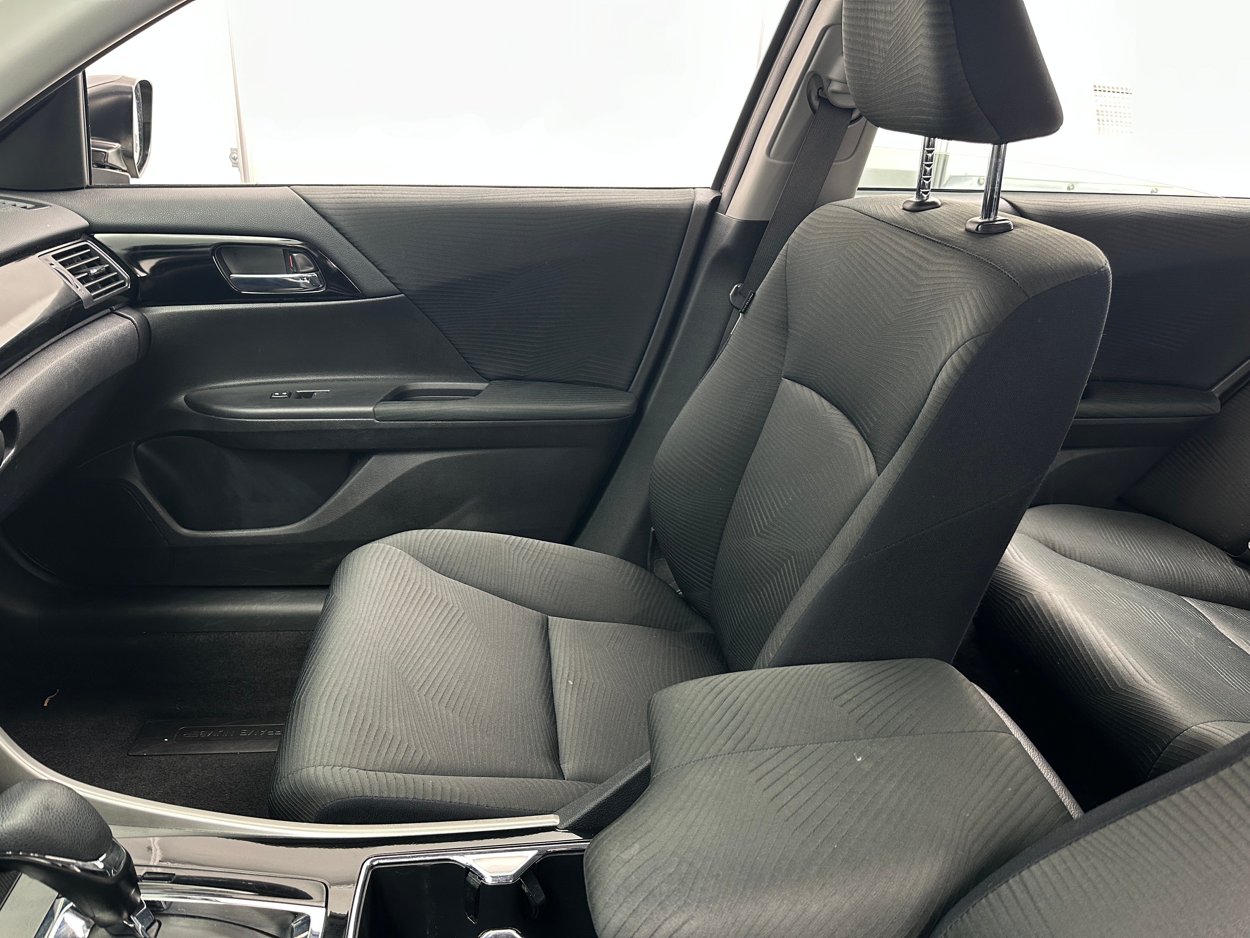 2016 Honda Accord LX 2