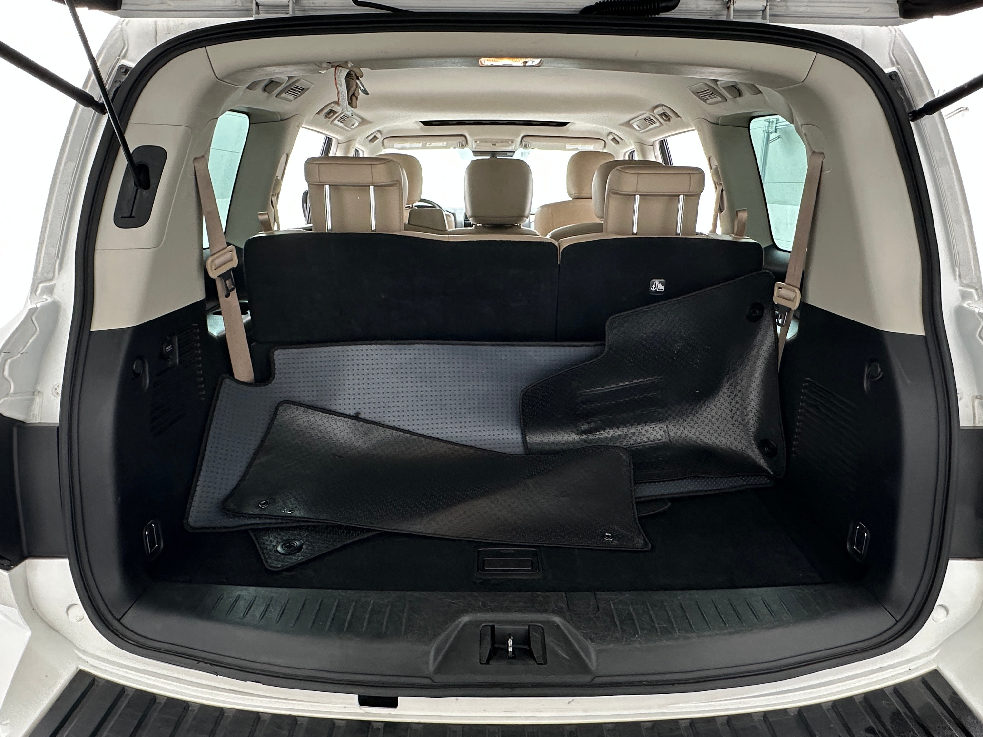 2023 Nissan Armada SL 6