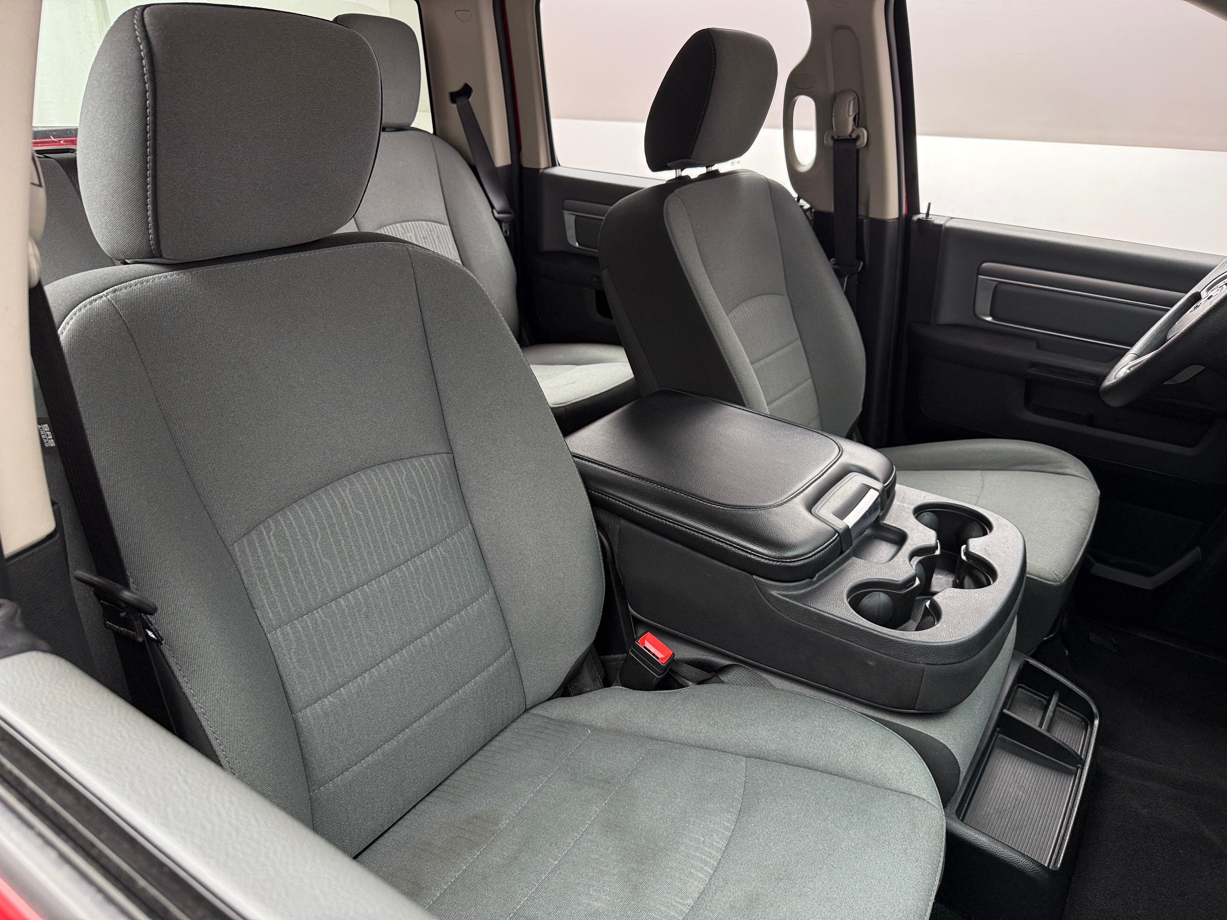 2022 RAM 1500 Classic SLT 2