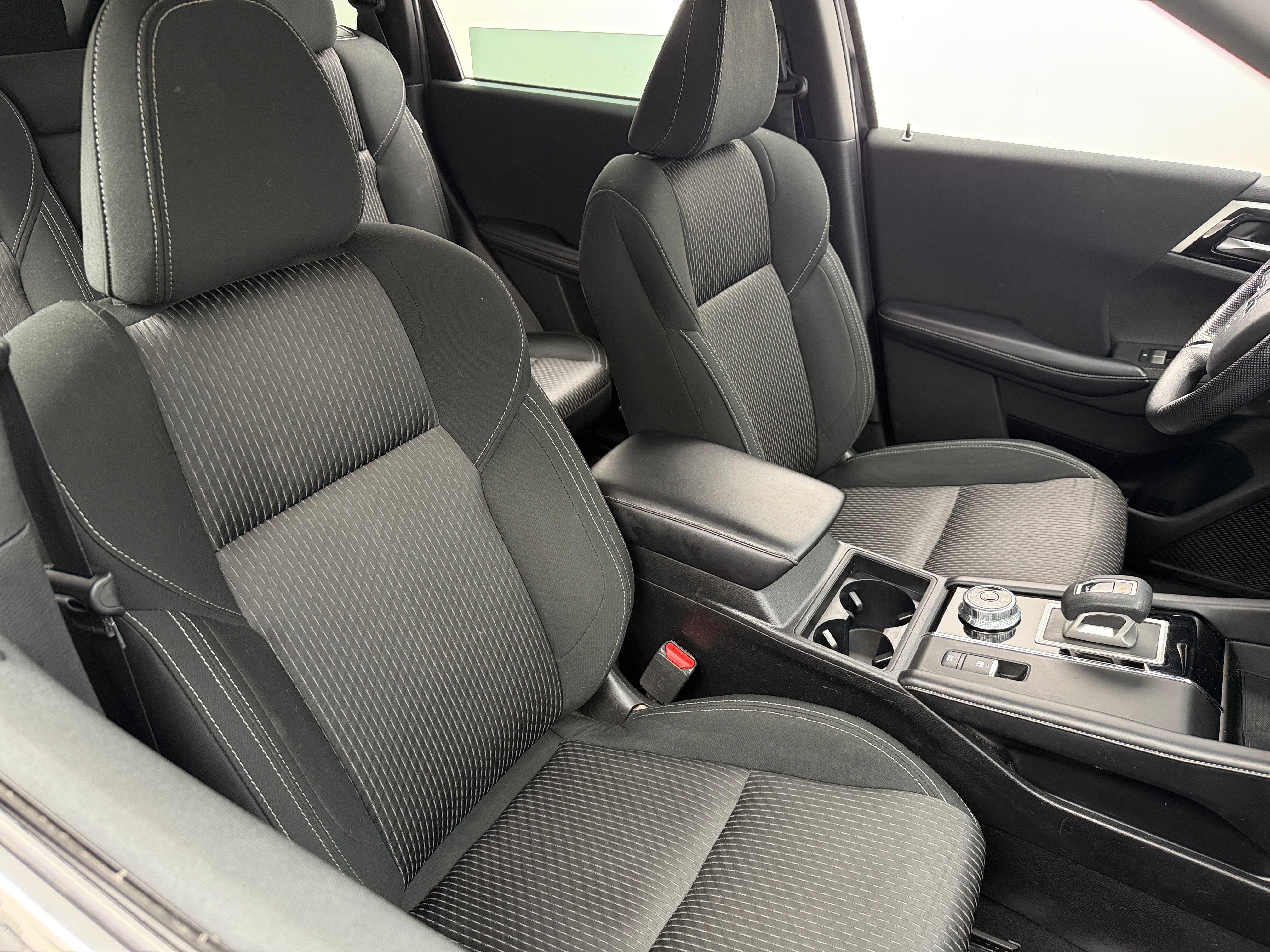 2022 Mitsubishi Outlander ES 2