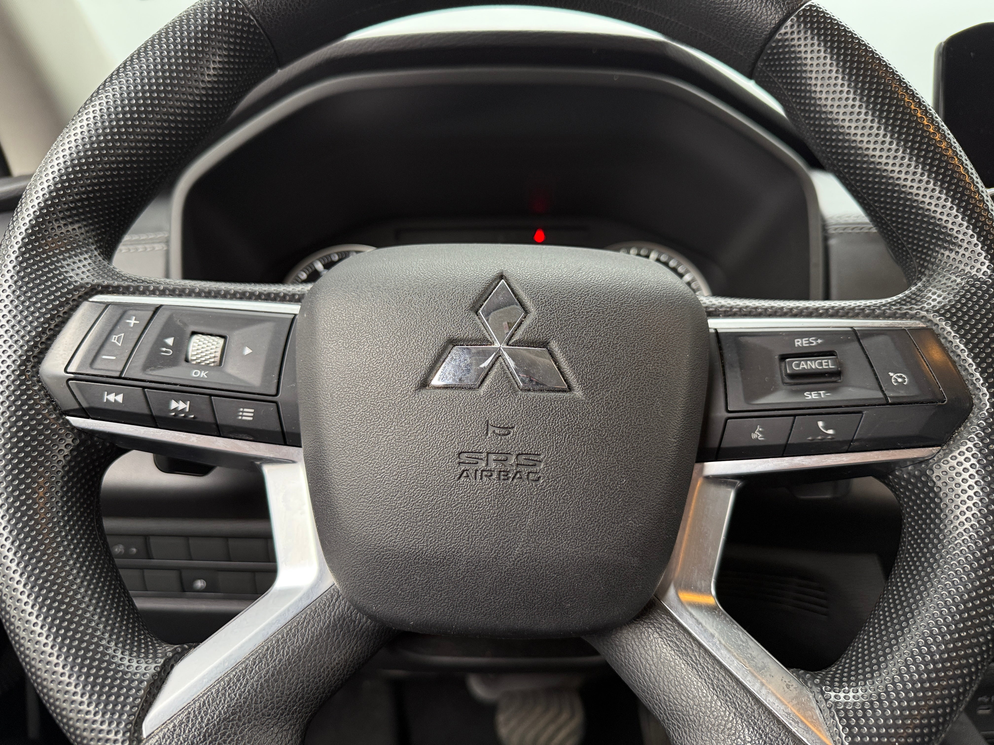 2022 Mitsubishi Outlander ES 5