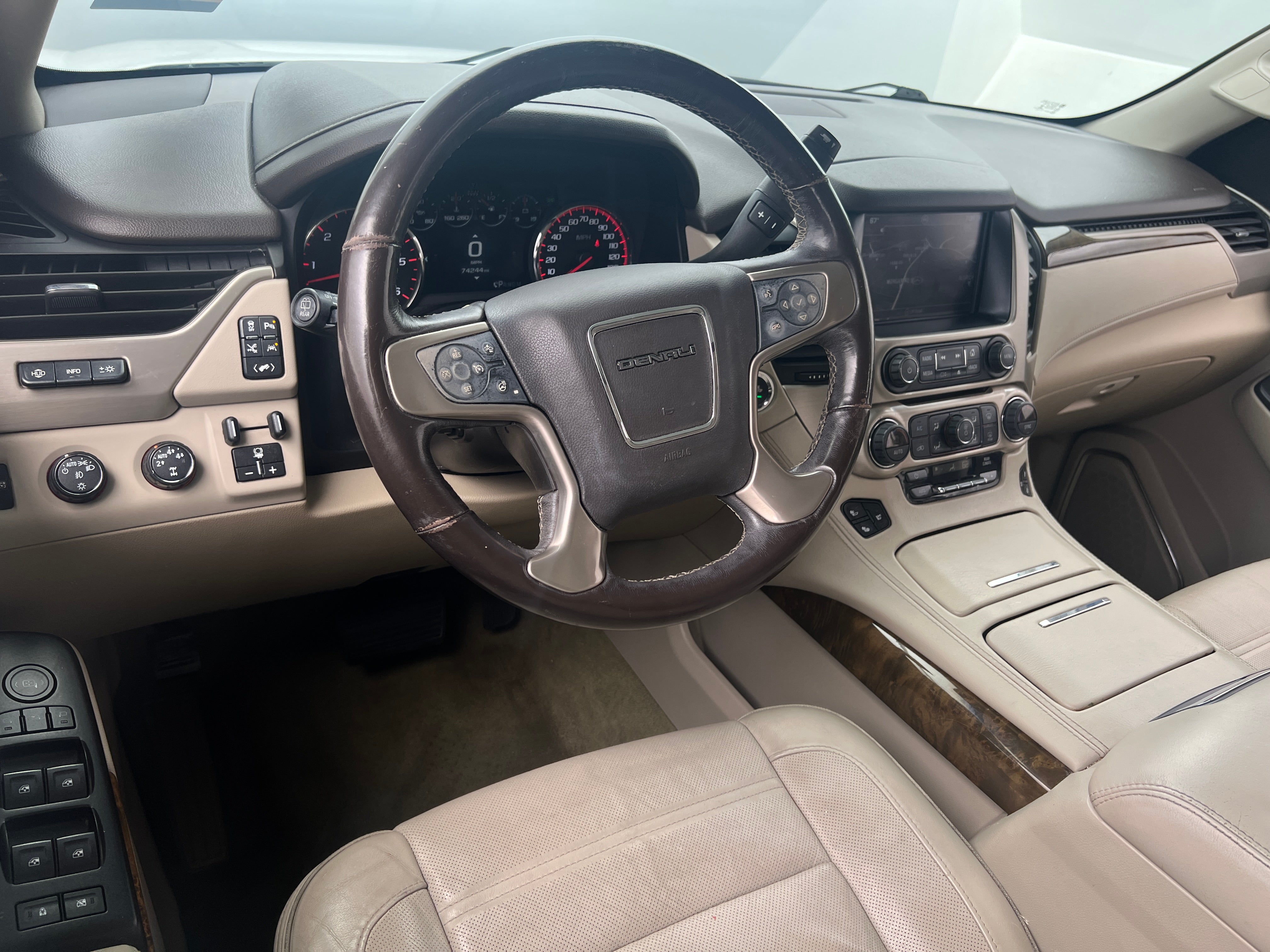 2016 GMC Yukon XL Denali 2