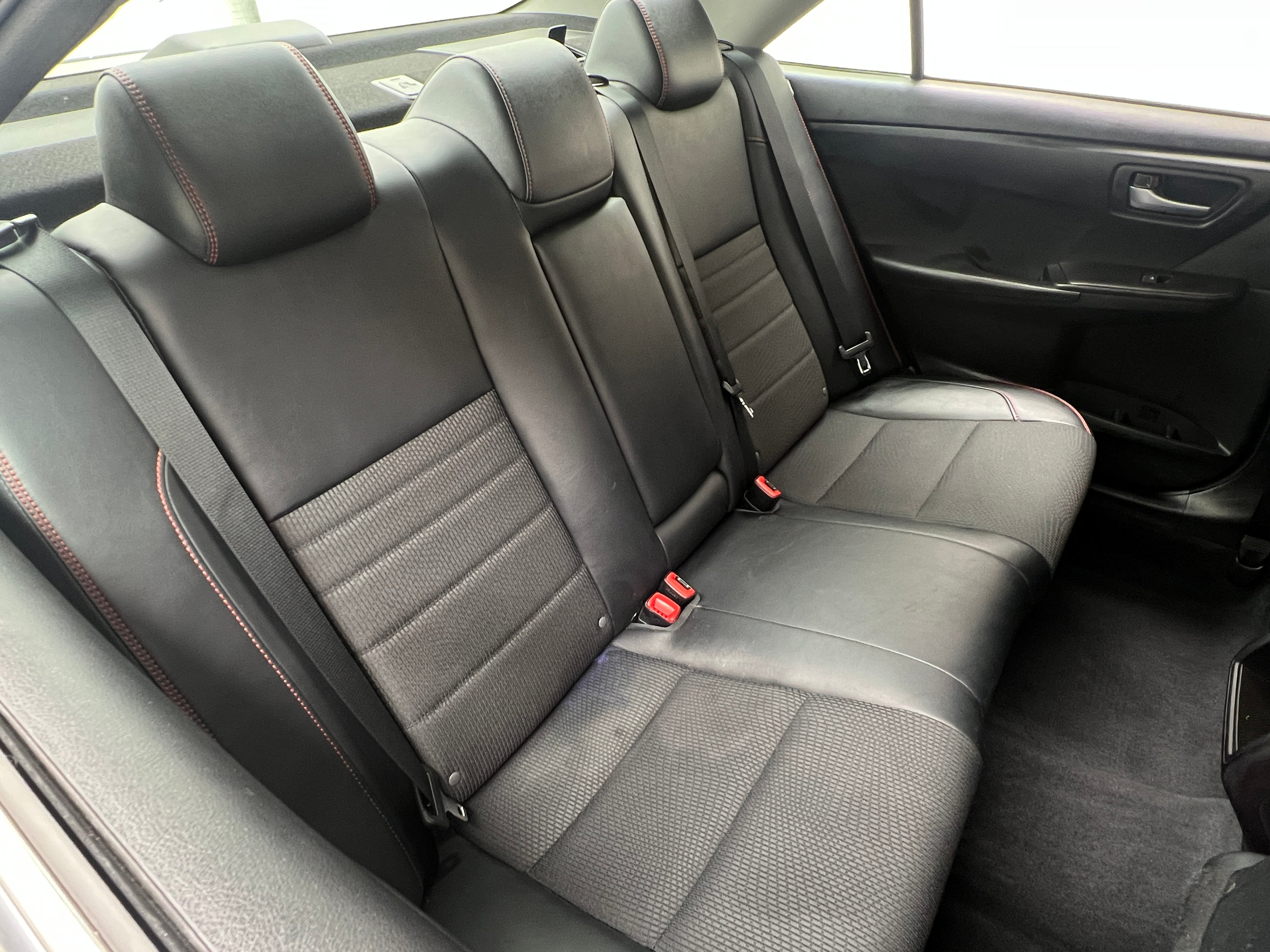 2017 Toyota Camry SE 6