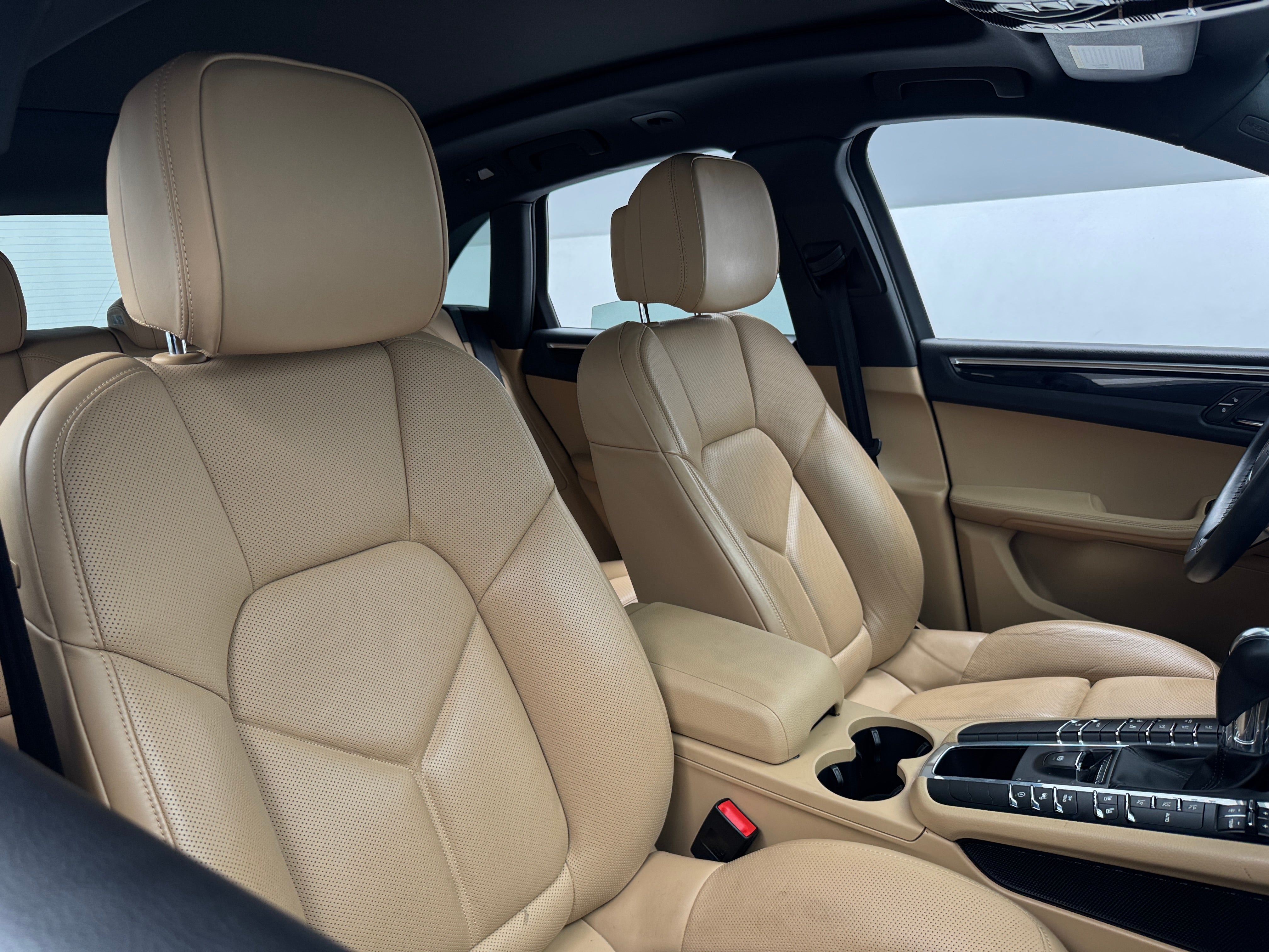 2018 Porsche Macan Base 2