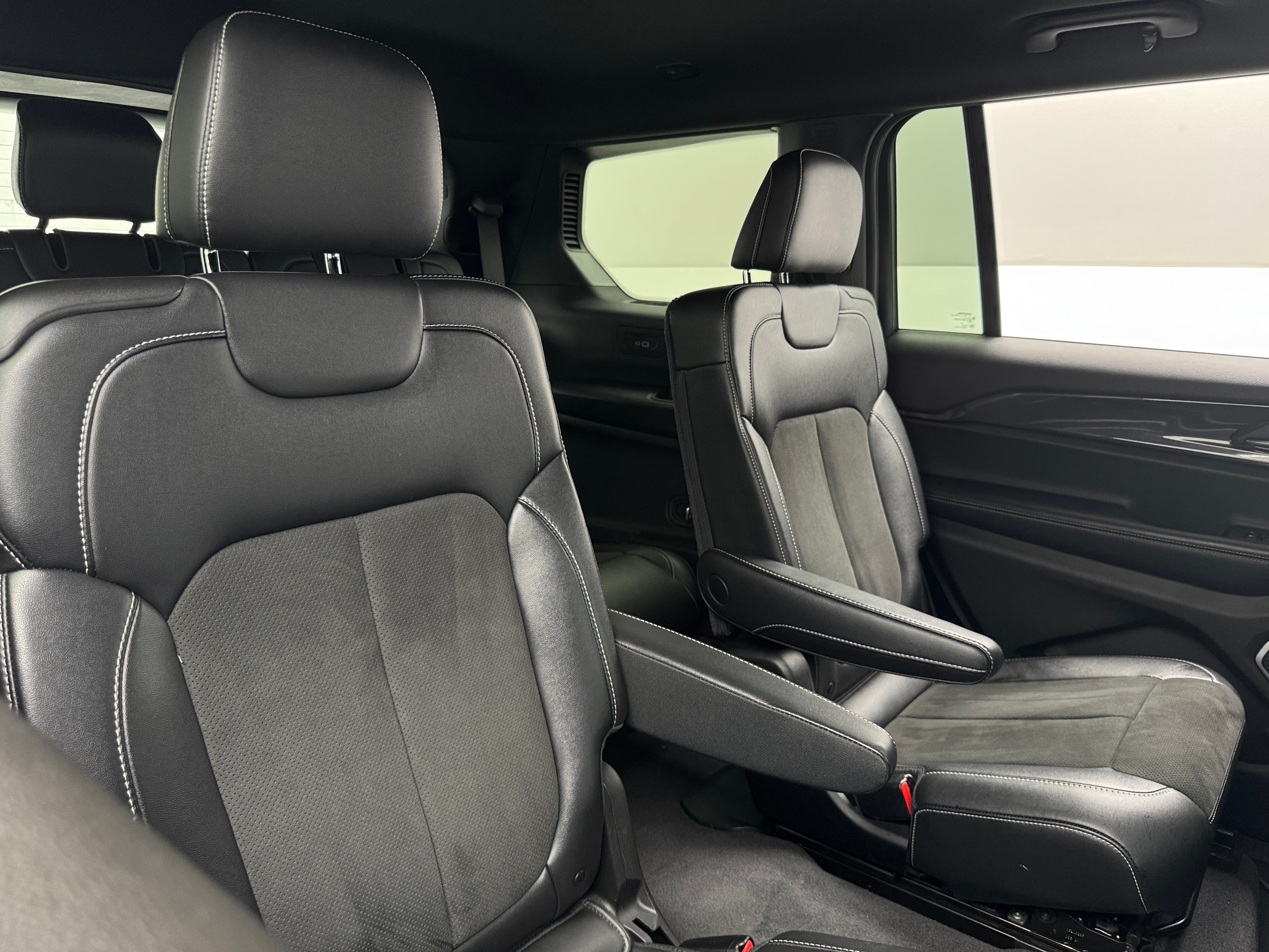 2022 Jeep Grand Cherokee L Altitude 5
