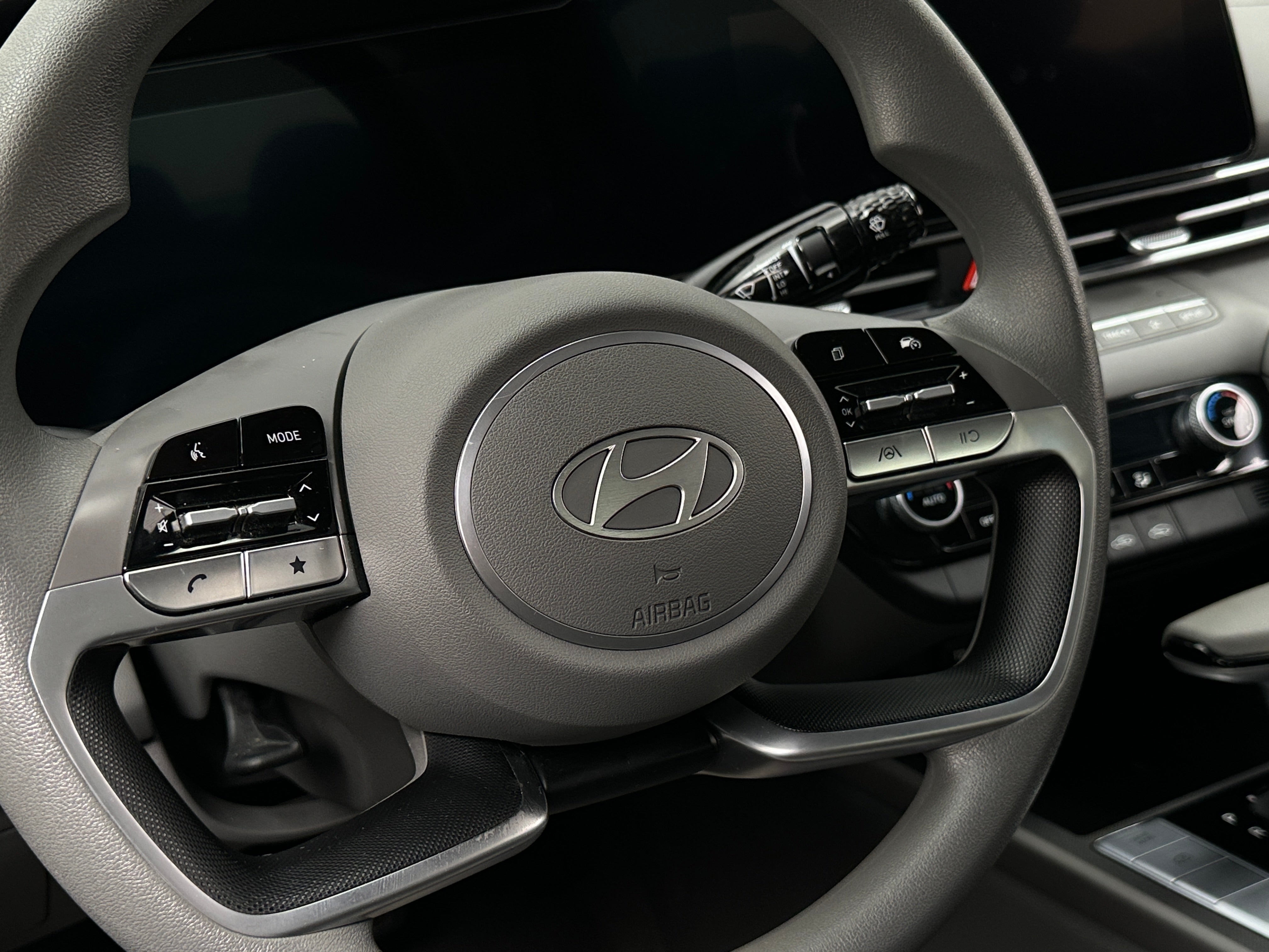 2024 Hyundai Elantra SEL 5