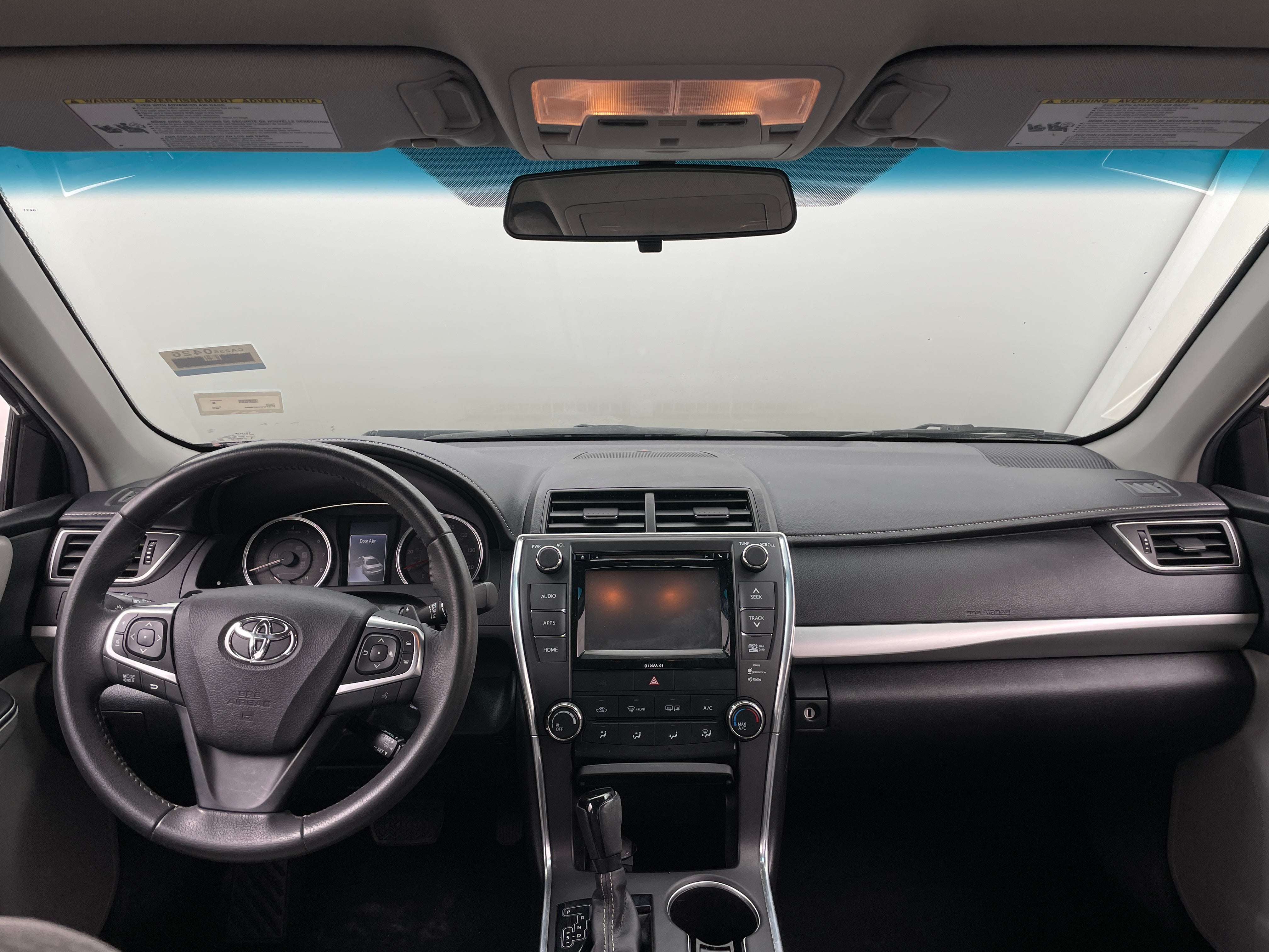 2017 Toyota Camry SE 2