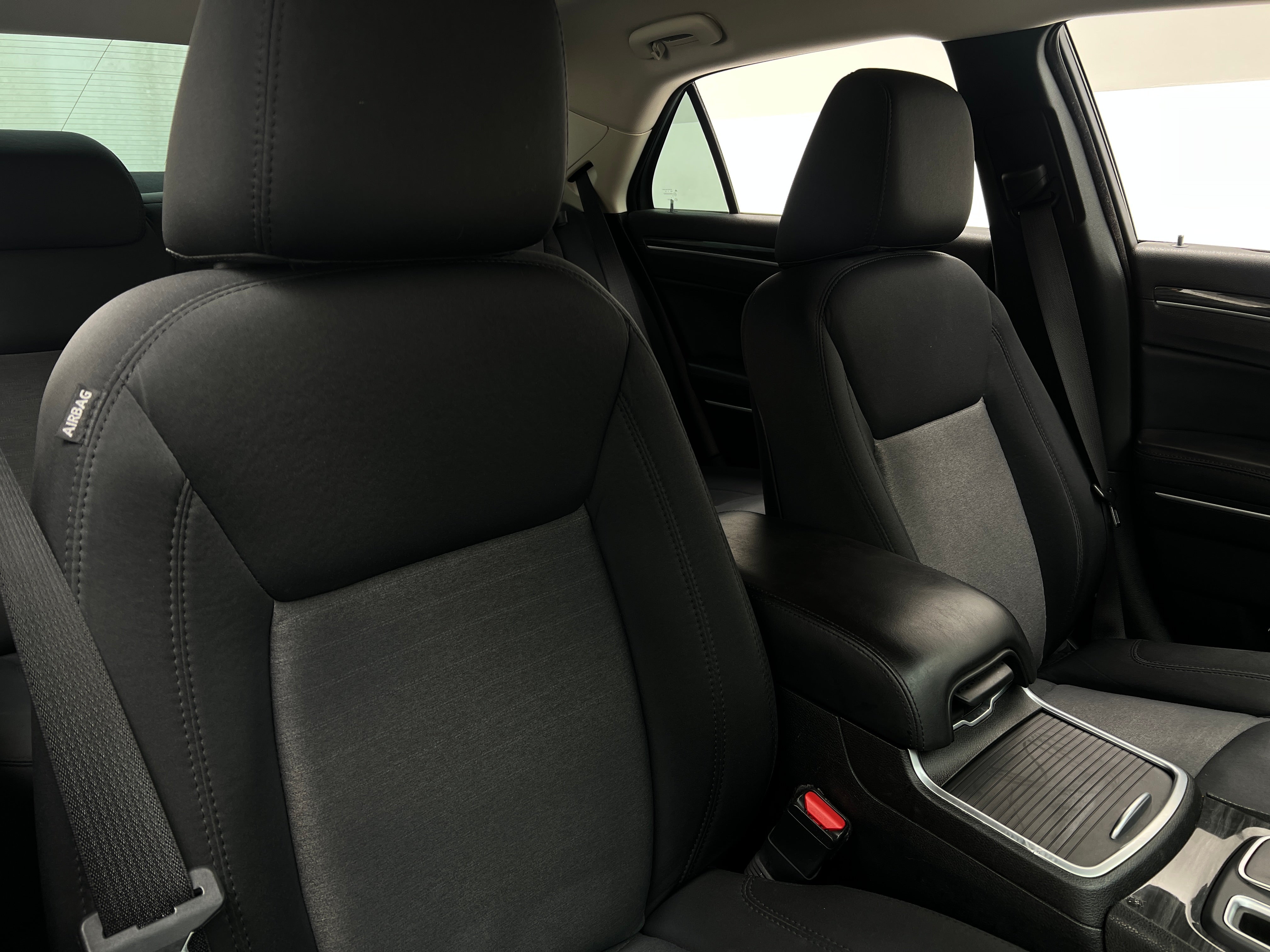 2018 Chrysler 300 Touring 2