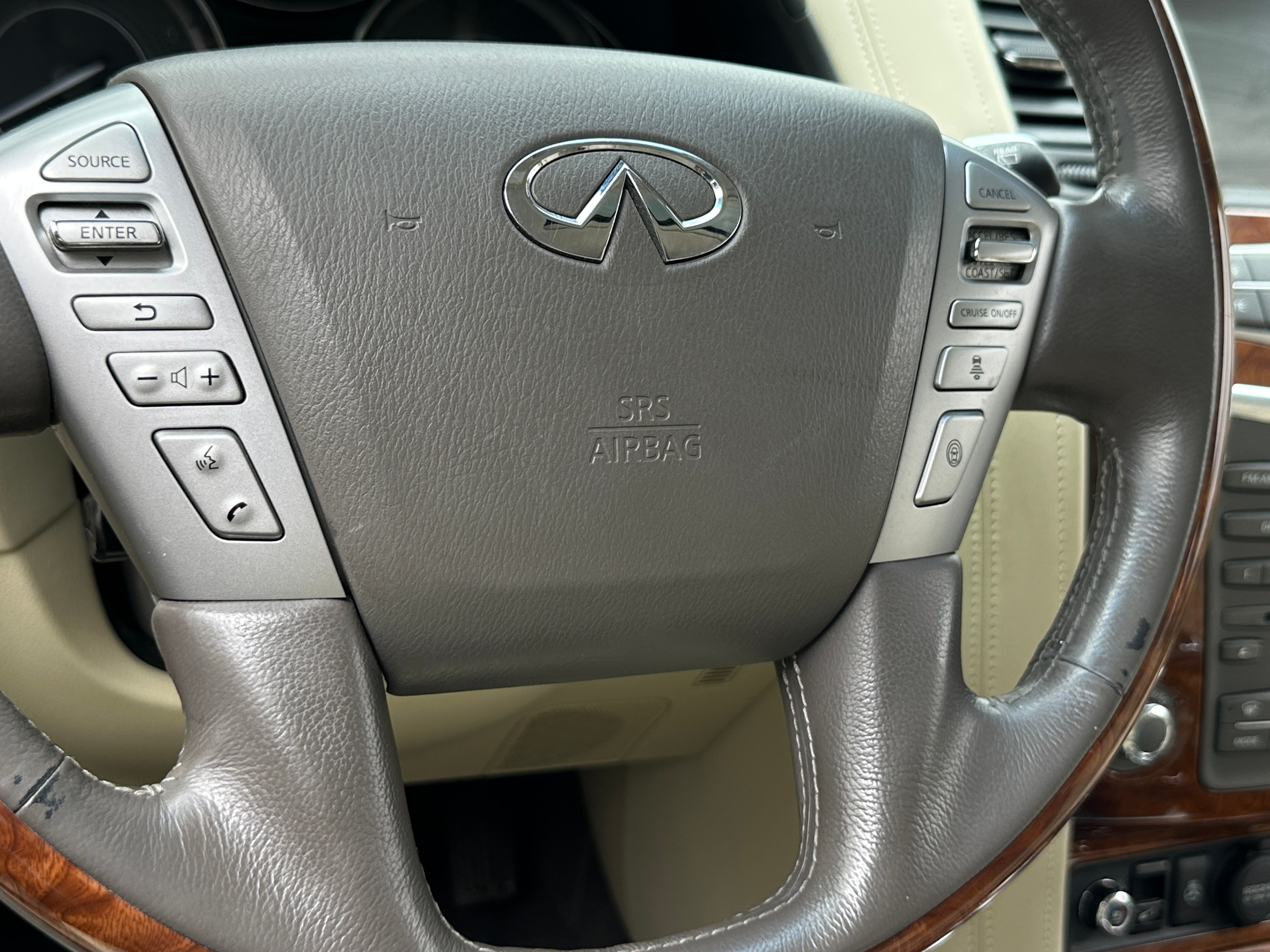 2017 INFINITI QX80 Base 4