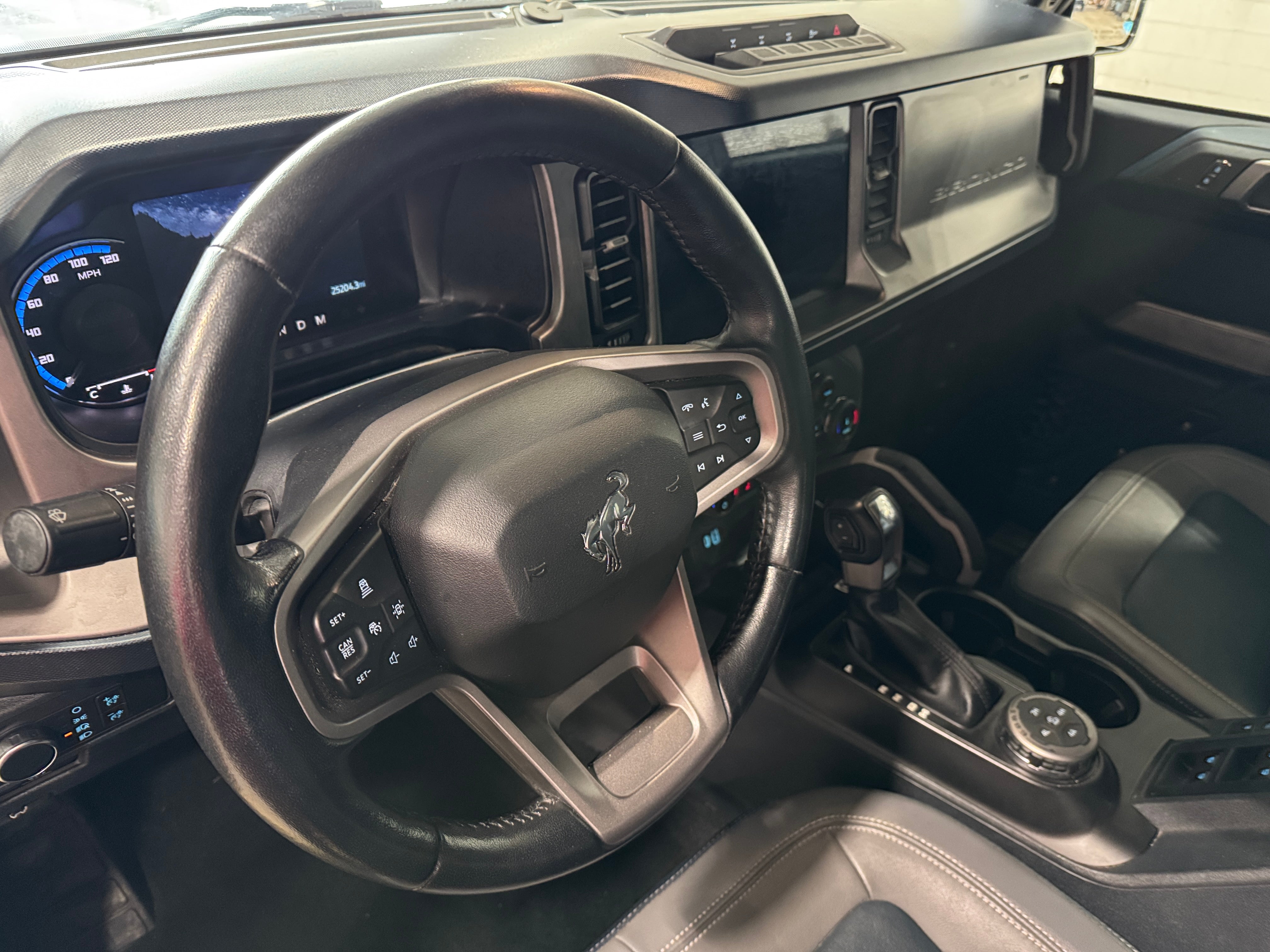 2022 Ford Bronco Outer Banks 2