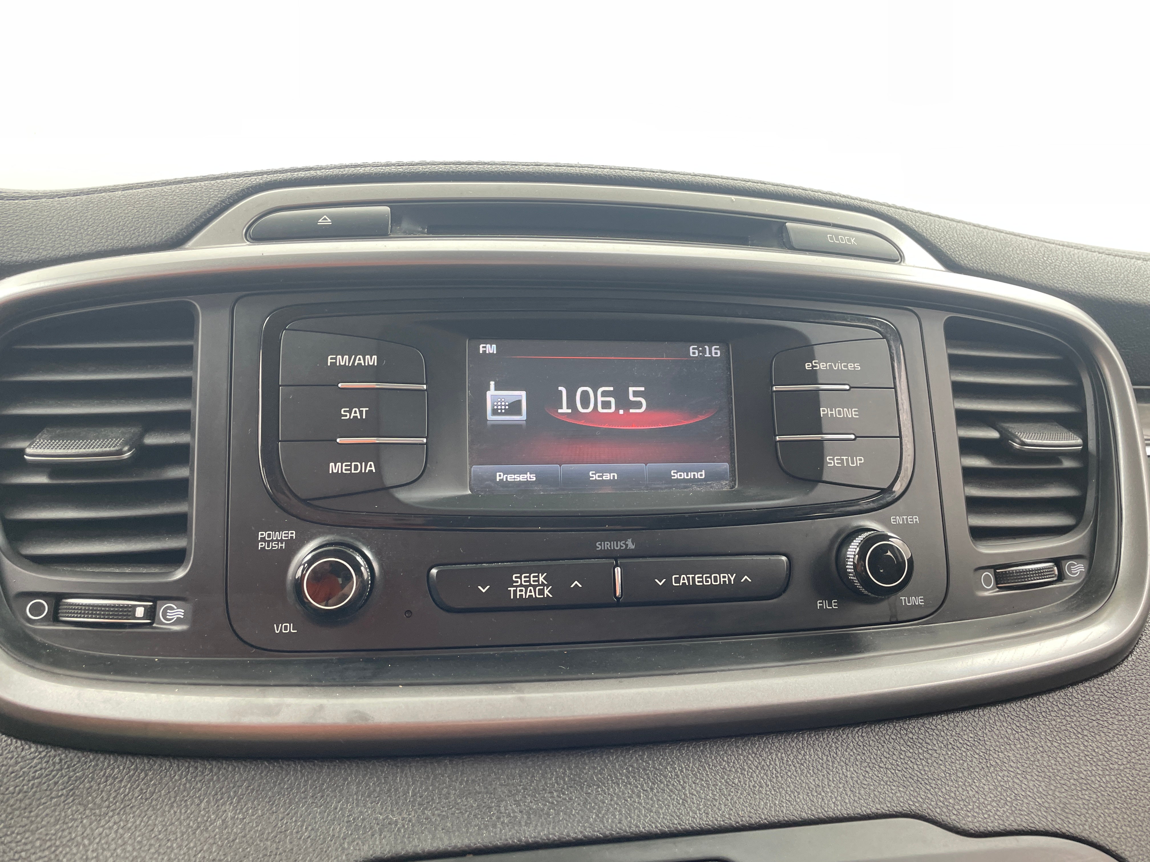 2016 Kia Sorento LX 4