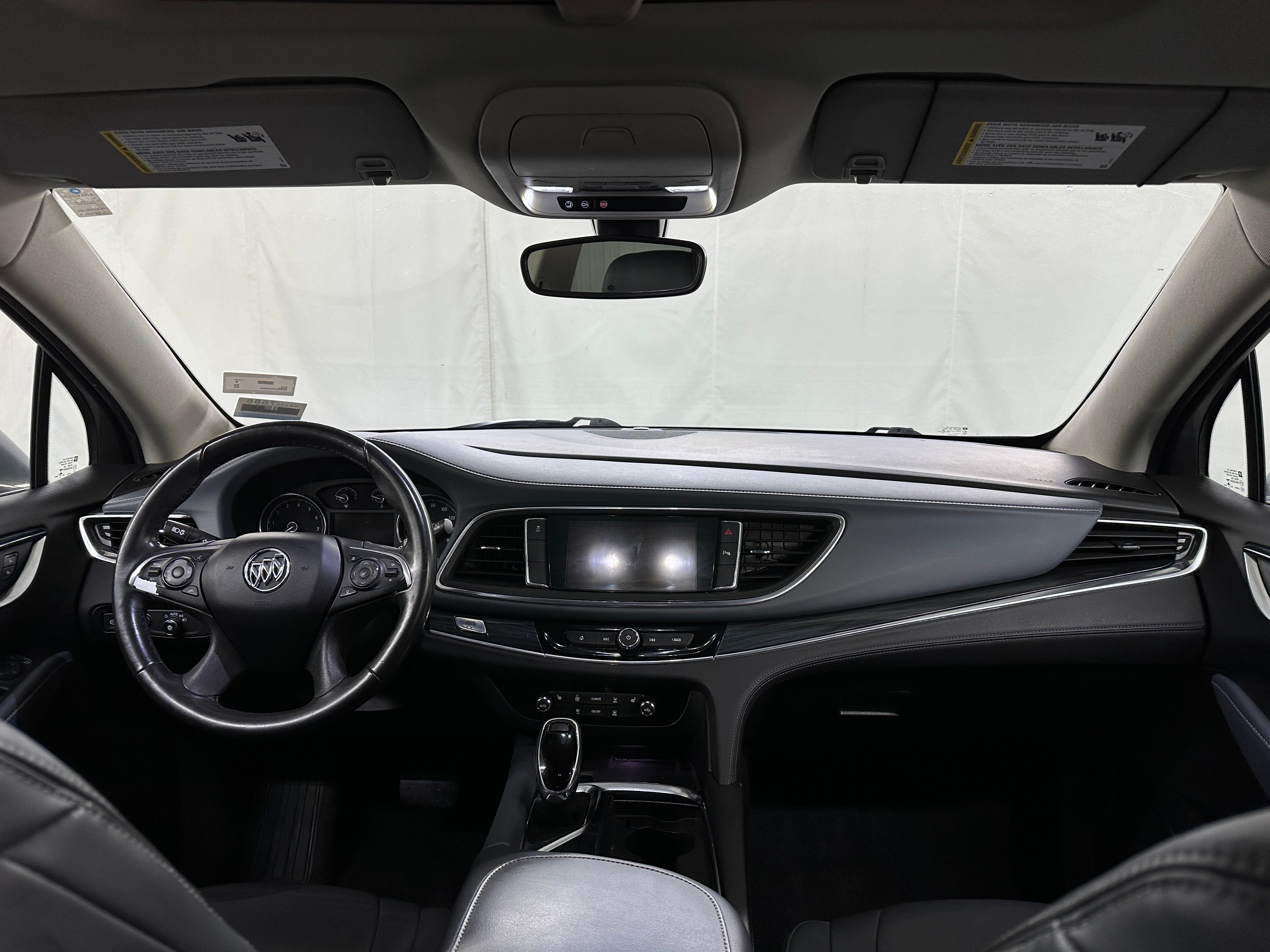 2019 Buick Enclave Essence 2