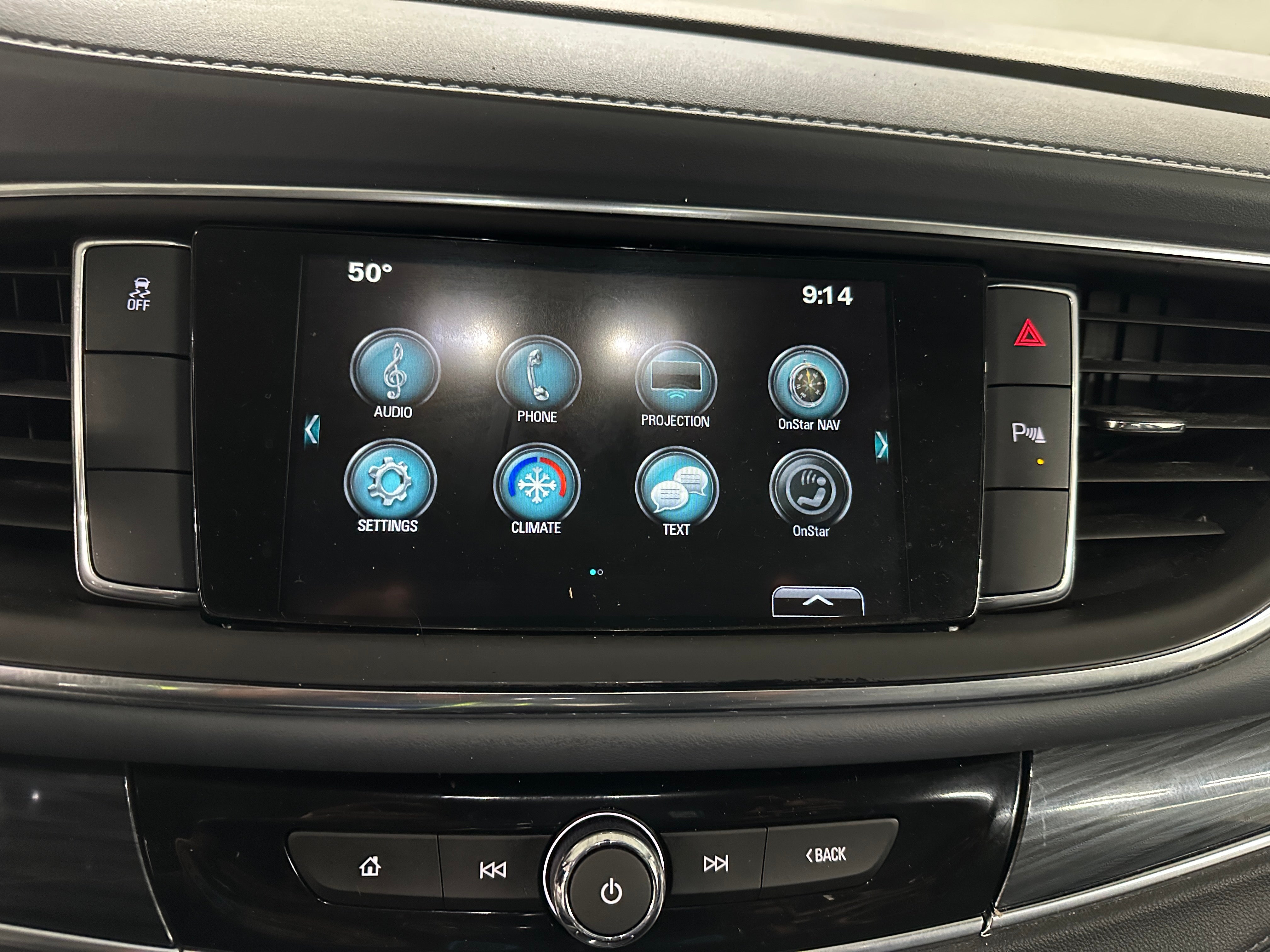 2019 Buick Enclave Essence 3