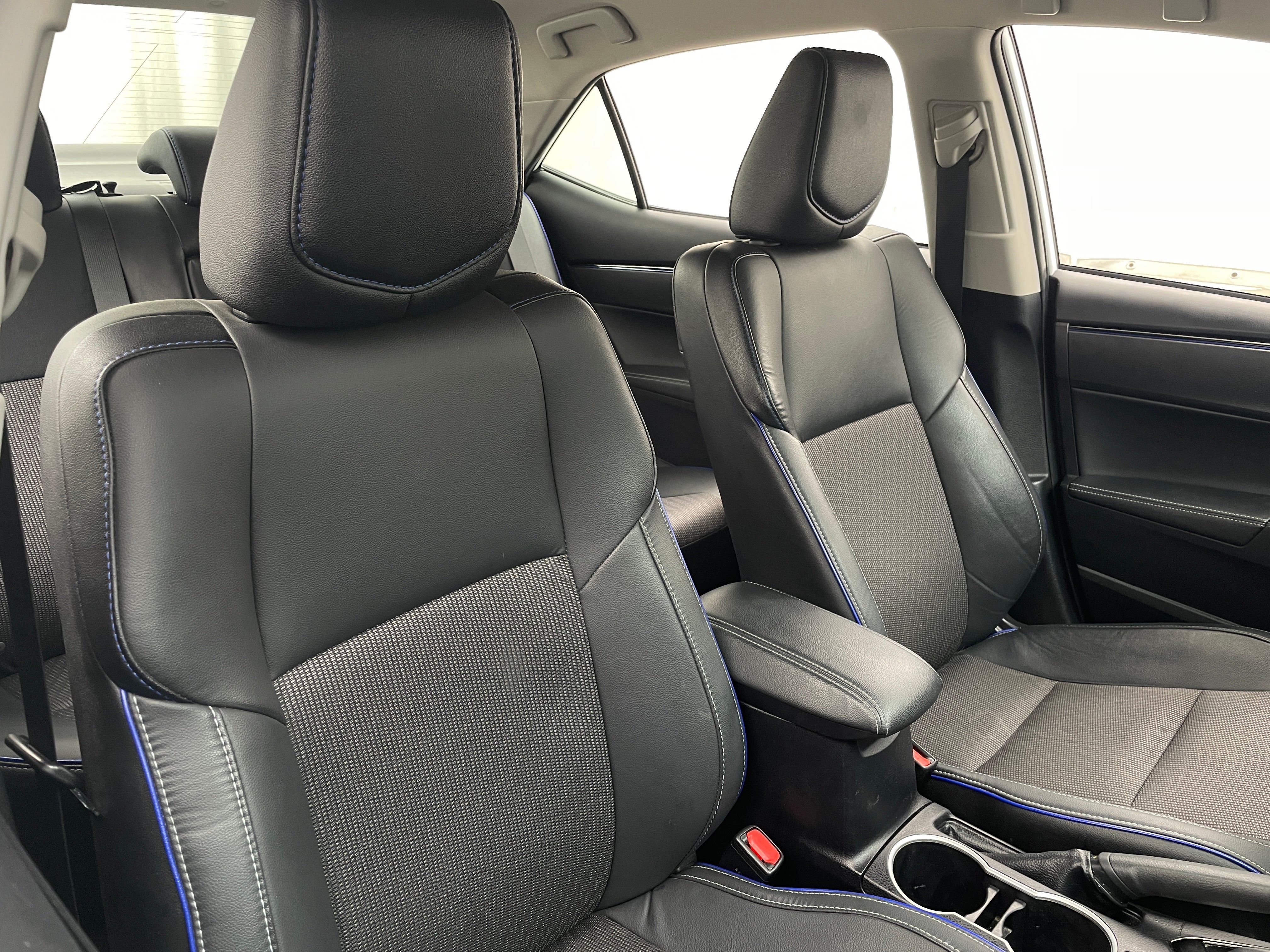 2019 Toyota Corolla SE 2