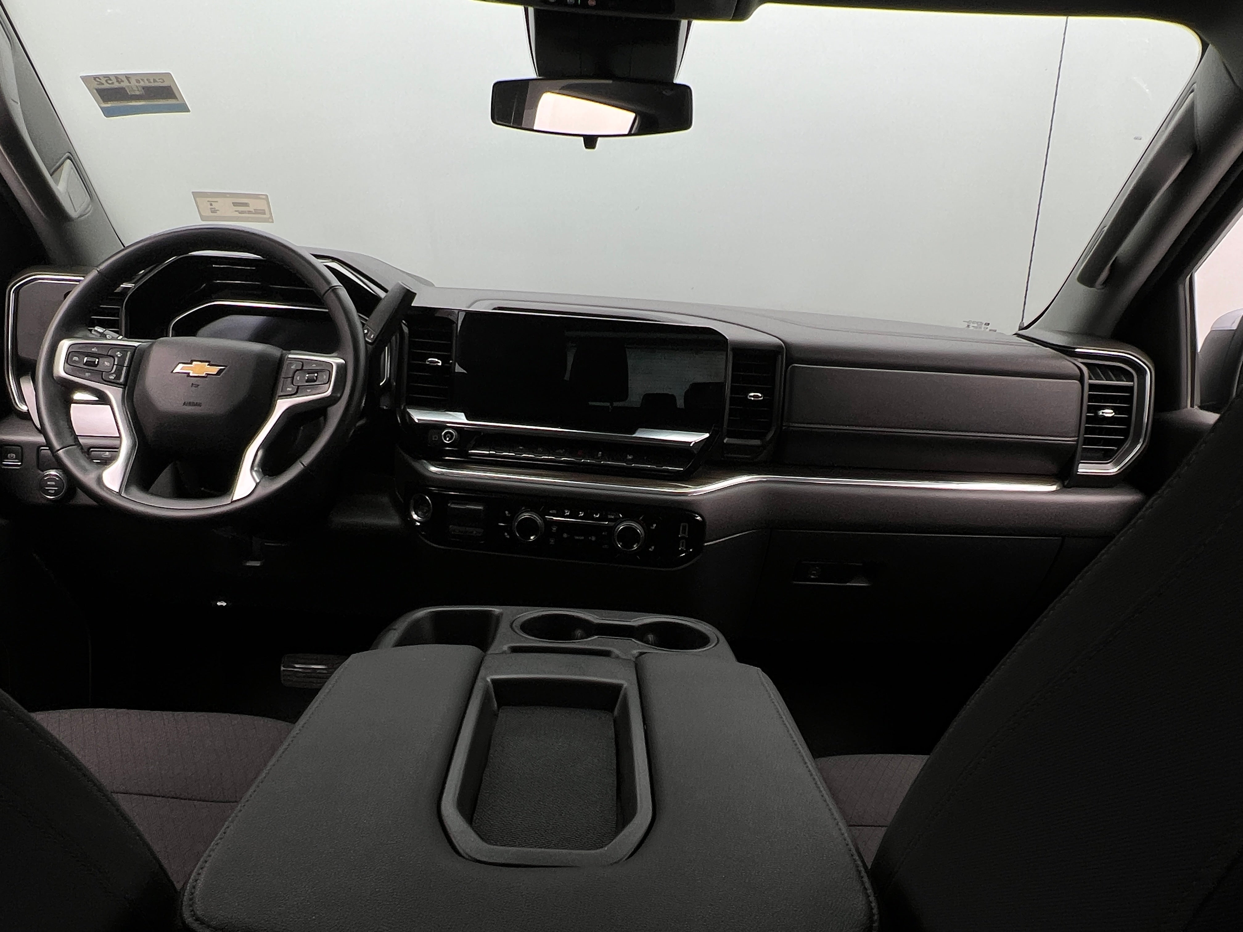 2025 Chevrolet Silverado 1500 LT 3