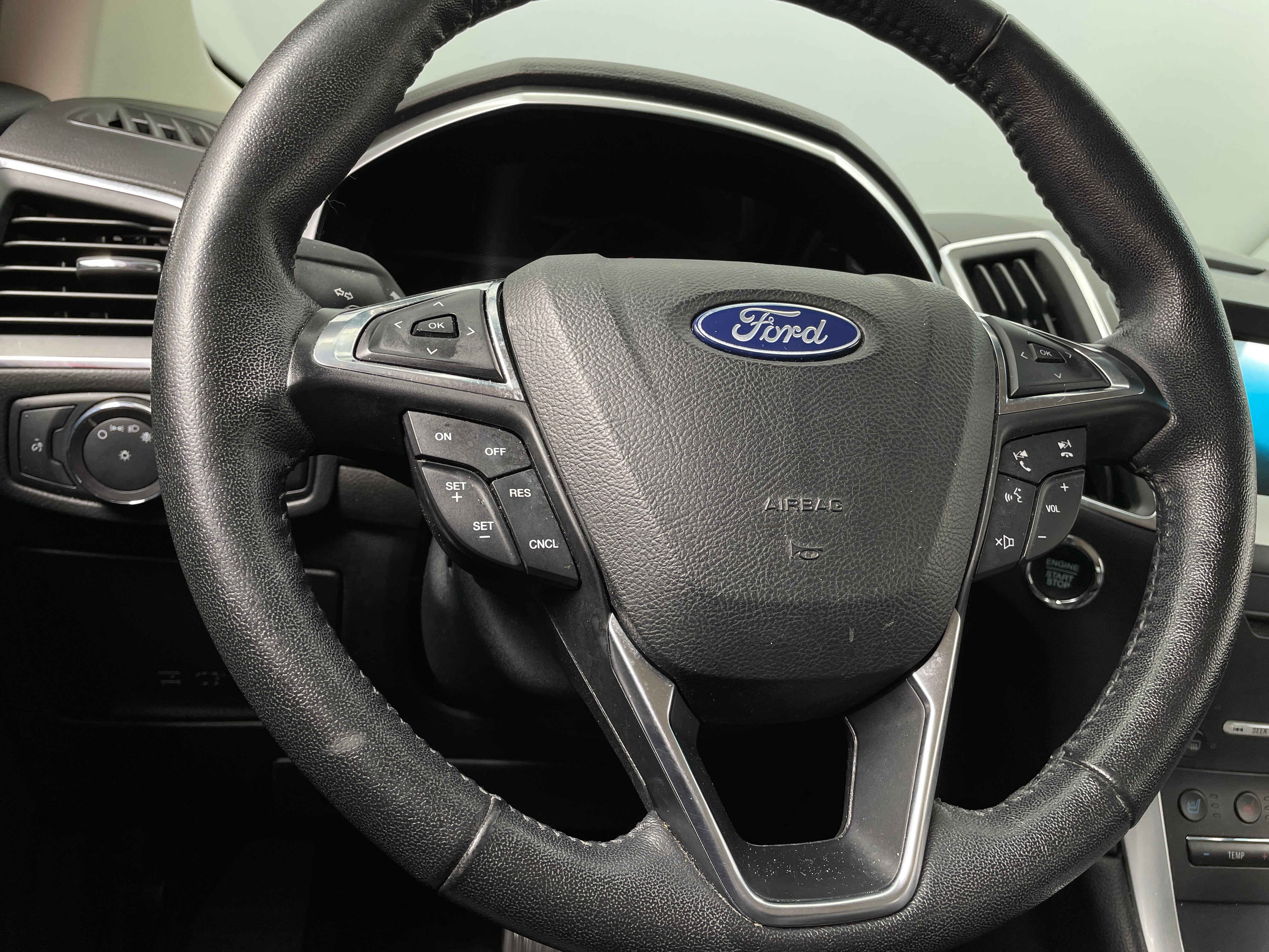 2018 Ford Edge Titanium 4