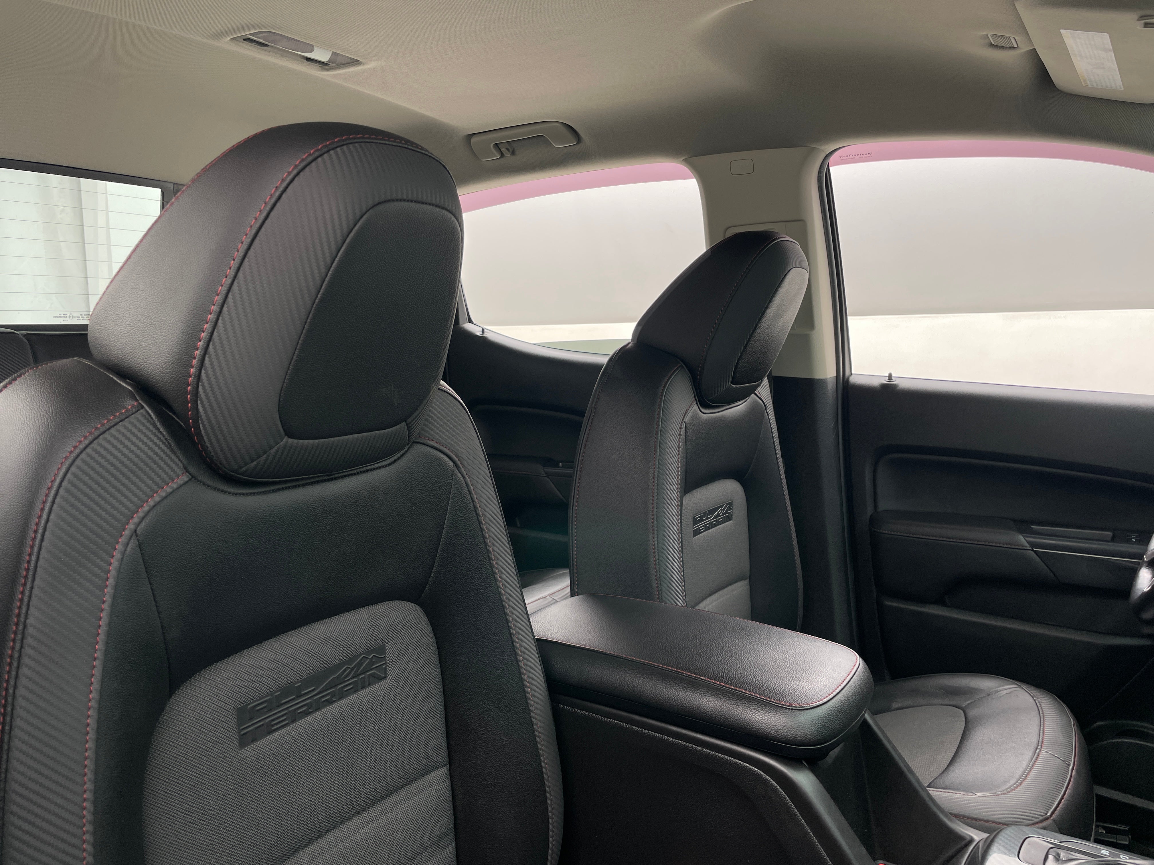 2016 GMC Canyon SLE 2