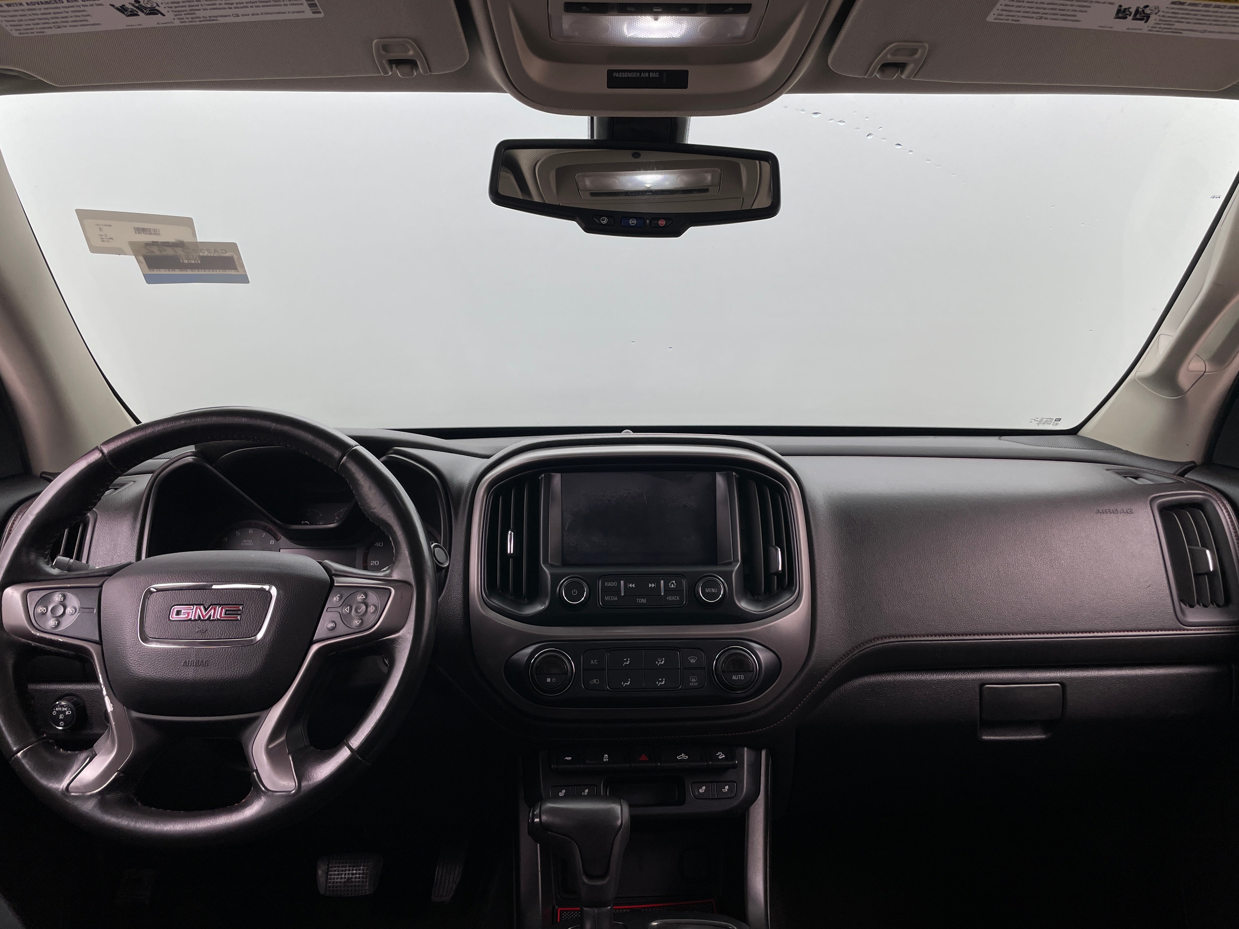 2016 GMC Canyon SLE 3