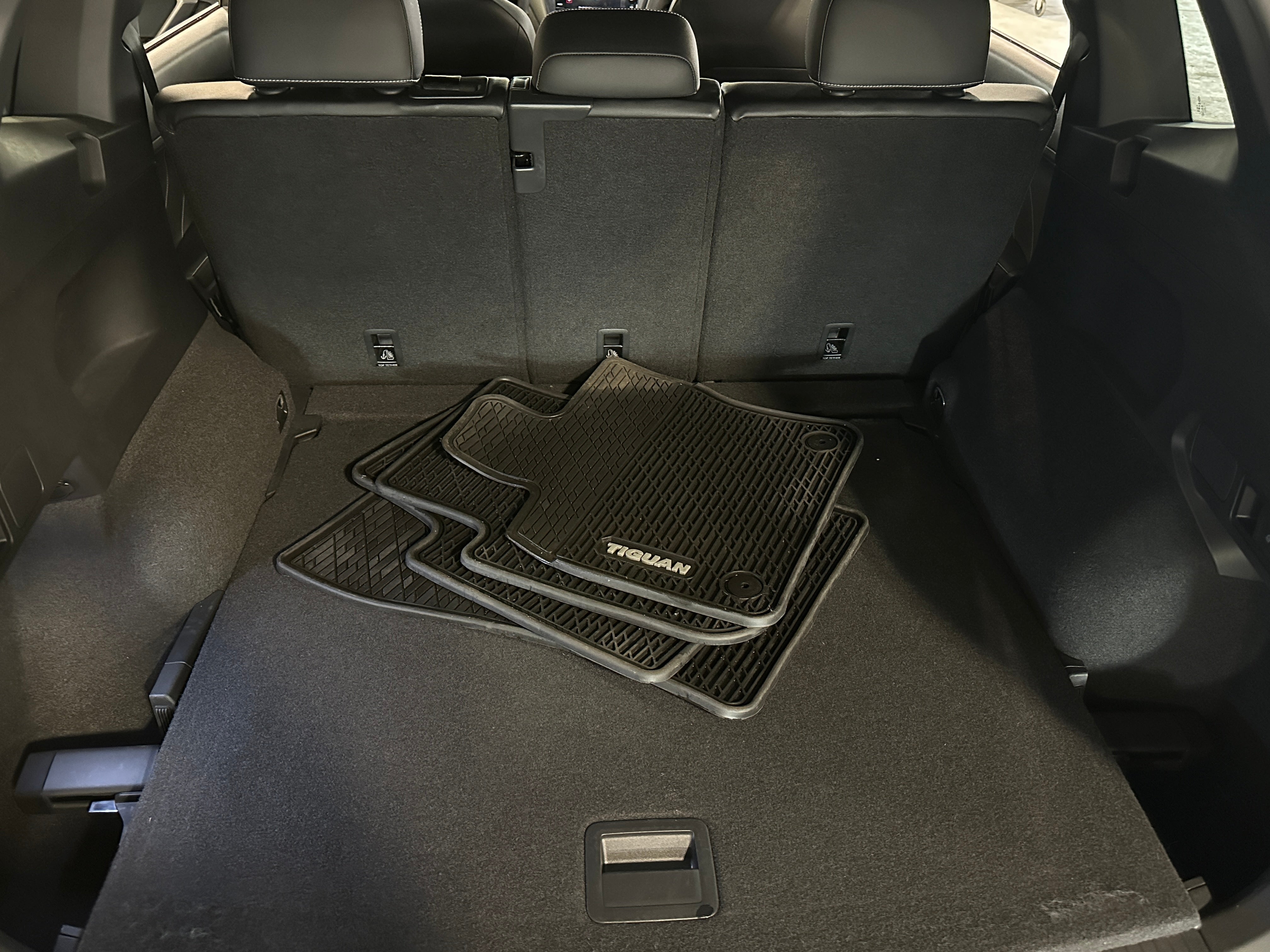 2022 Volkswagen Tiguan SE R-Line 6