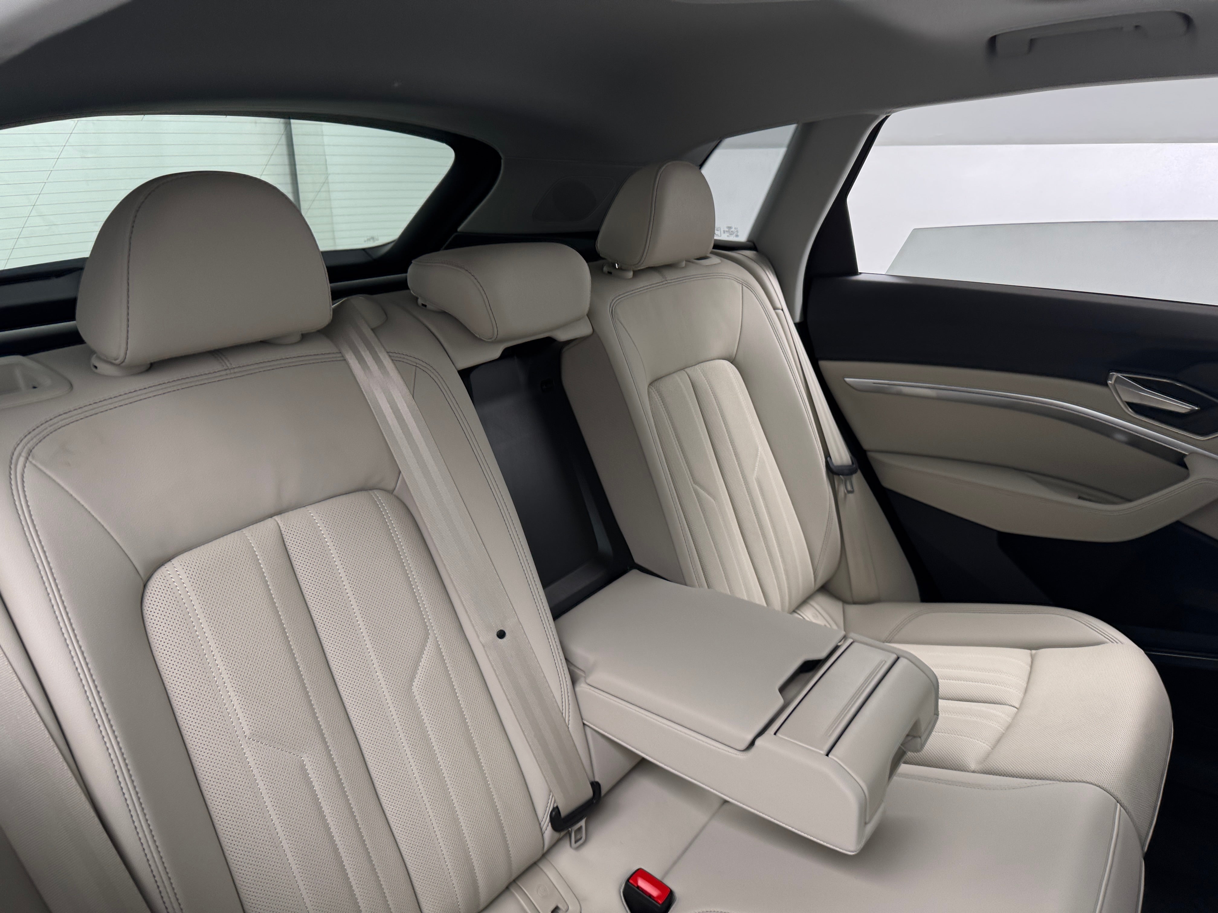 2024 Audi Q8 e-tron Premium Plus 5