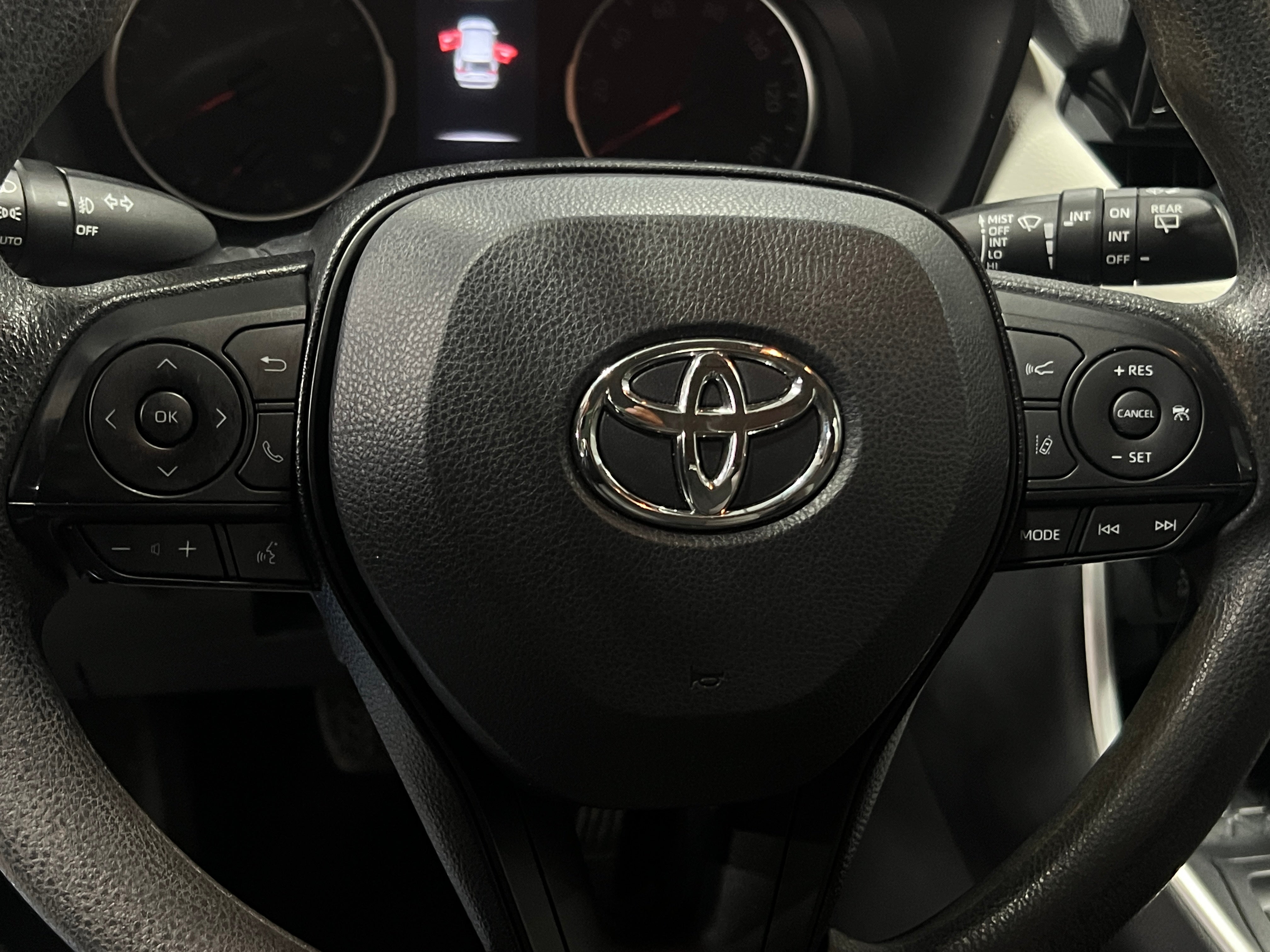 2019 Toyota RAV4 XLE 5