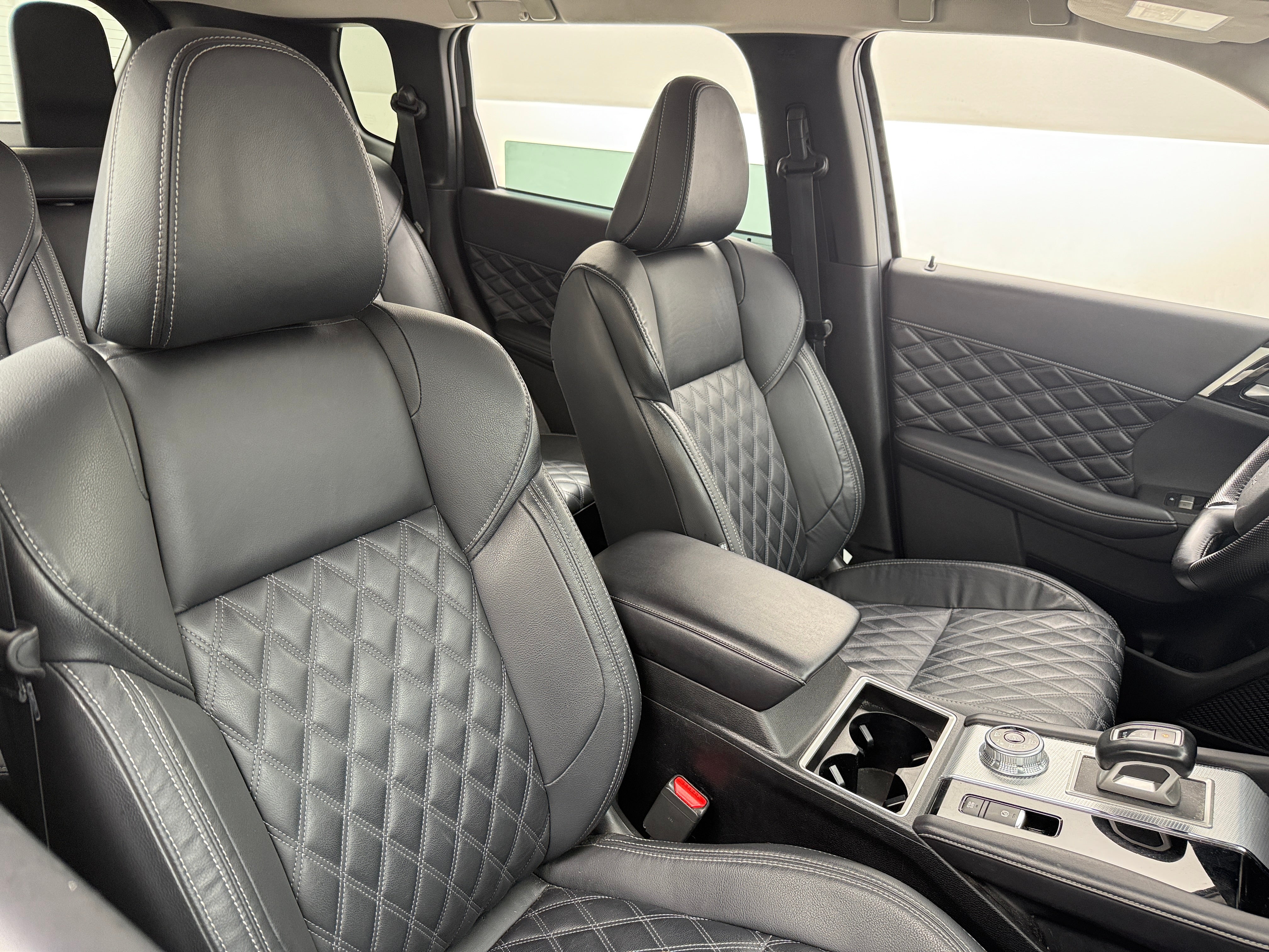 2022 Mitsubishi Outlander SEL 2