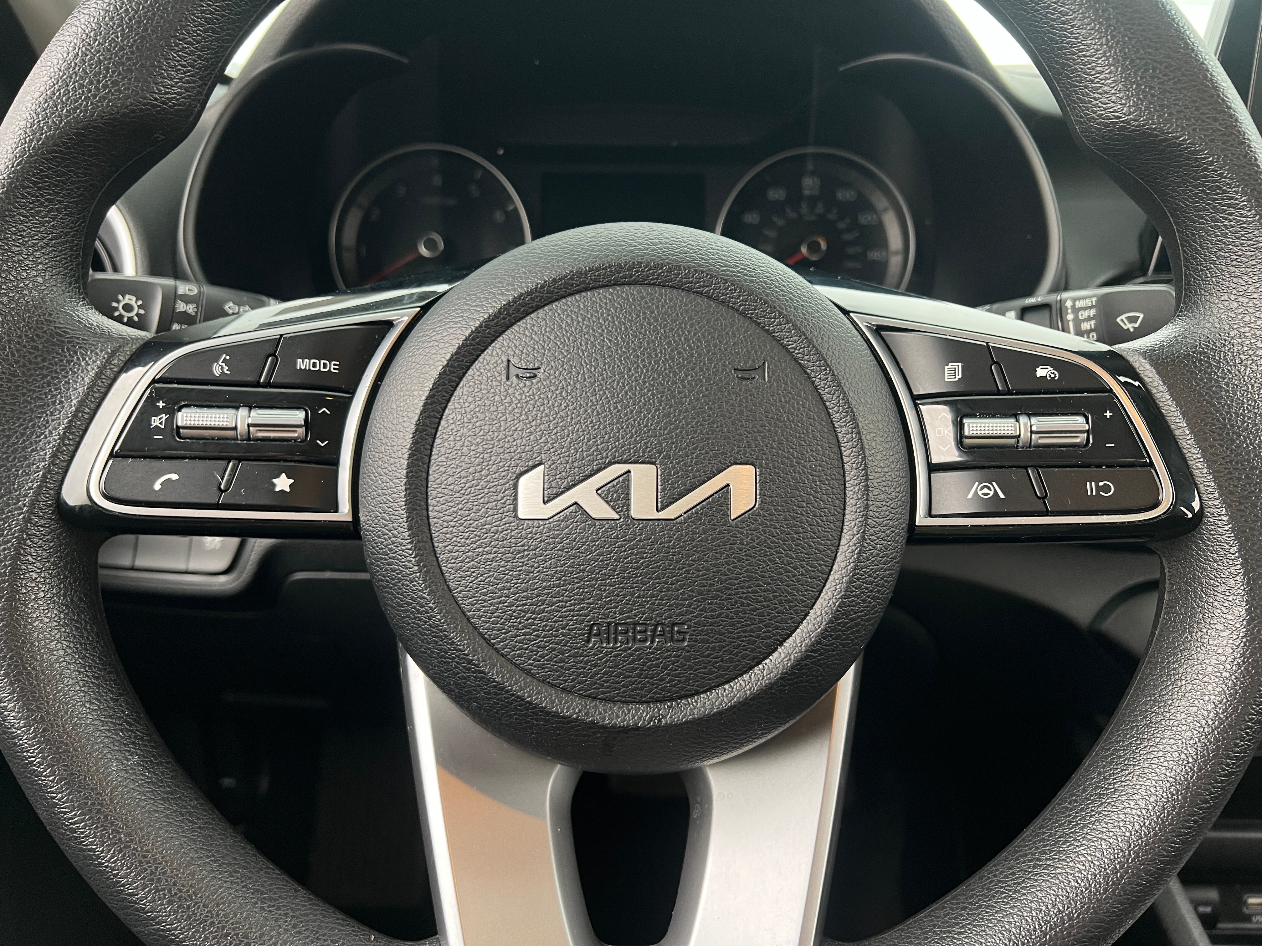 2024 Kia Forte LXS 5