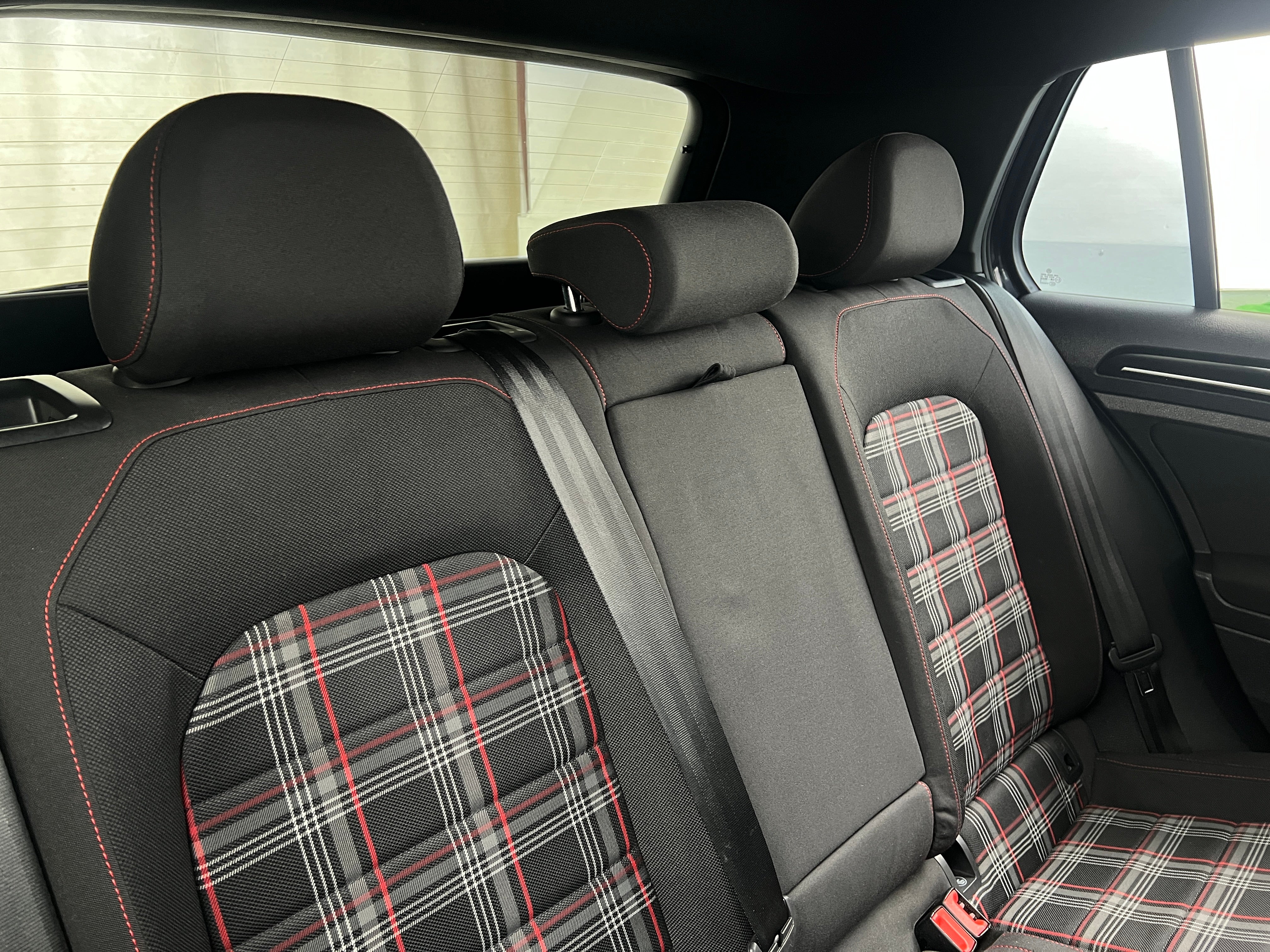 2015 Volkswagen Golf GTI S 6